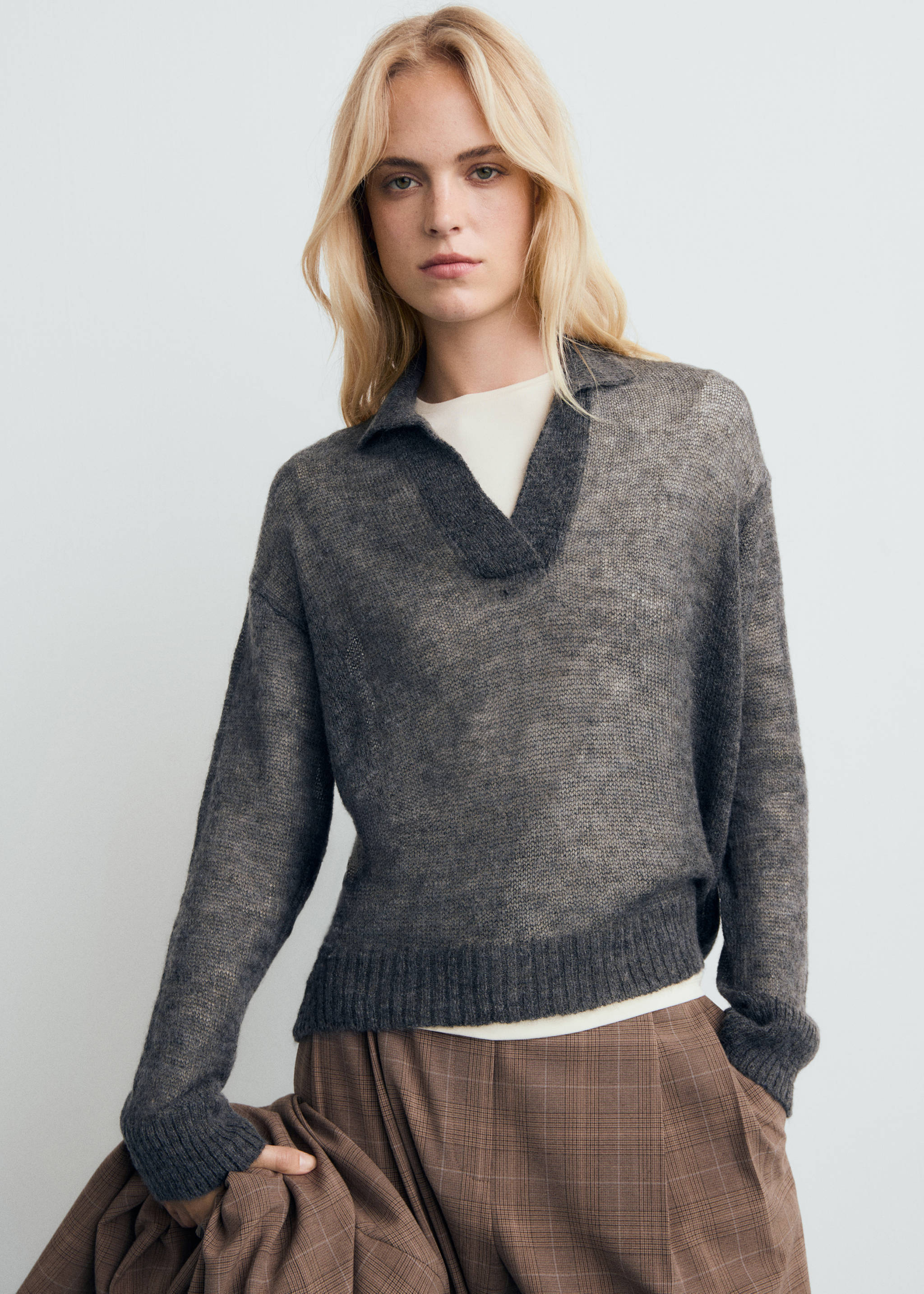 Svetr s košilovým límečkem poloprůhledný - Náhled ve středové rovině