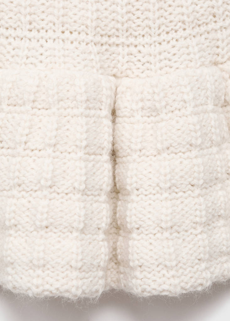 Textured sweater with ruffles — Ecru