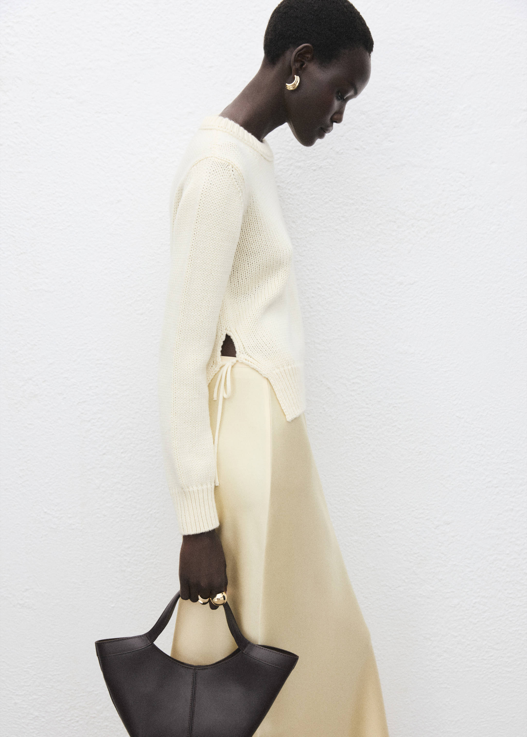 Knitted sweater with tie slits - Details of the article 1