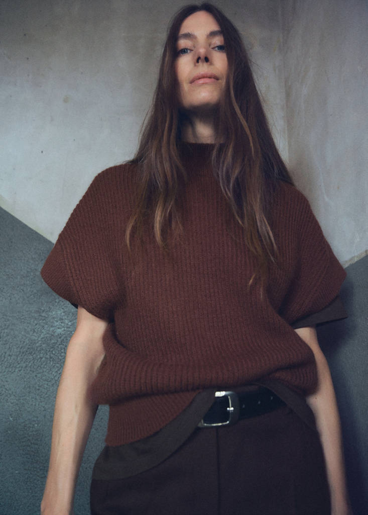 Perkins-neck short-sleeved sweater — Brown