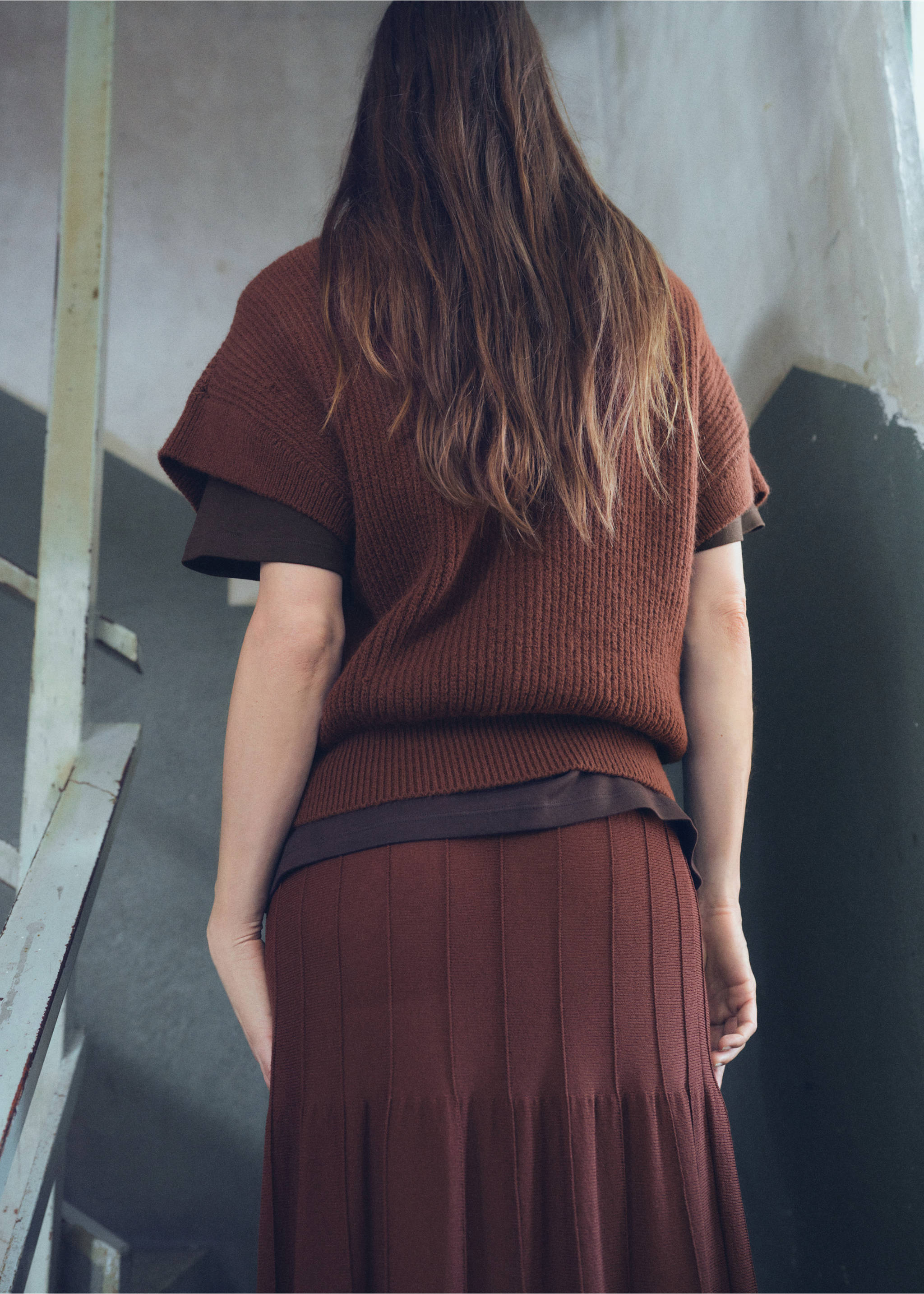 Perkins-neck short-sleeved sweater - Reverse of the article, Brown. Ref: 17005848-00.