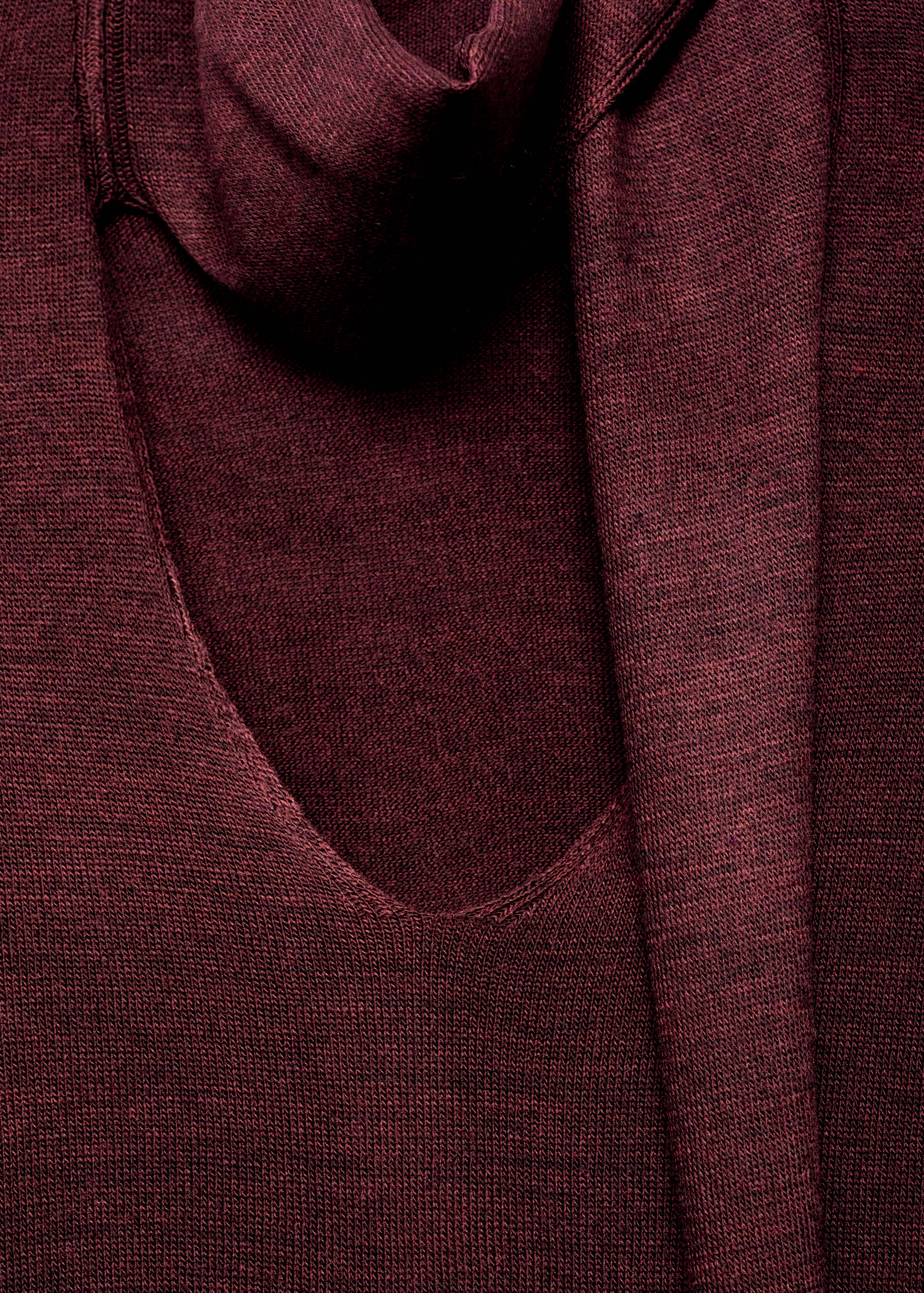 V-neck sweater with scarf - Details of the article 8