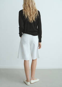 V-neck sweater with scarf — Black 3