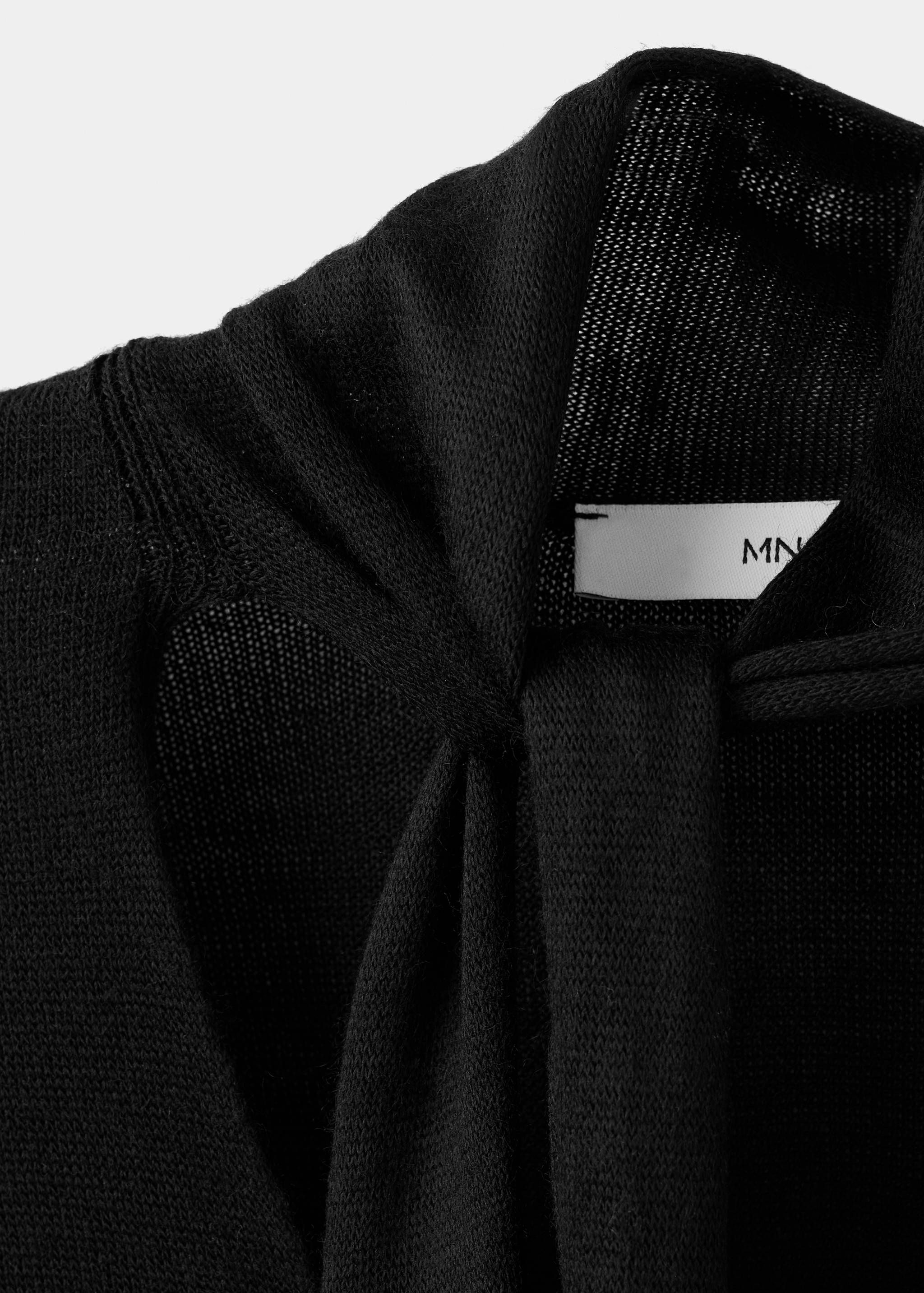 V-neck sweater with scarf - Details of the article 8