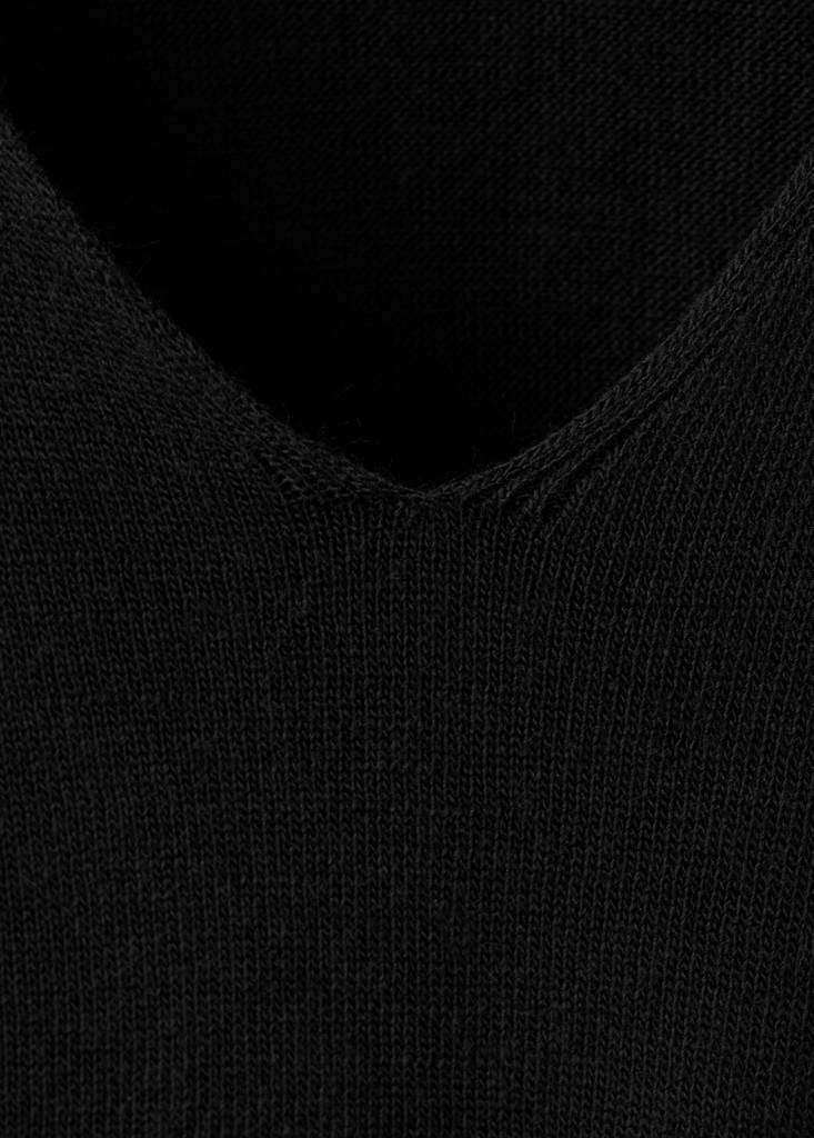 V-neck sweater with scarf — Black