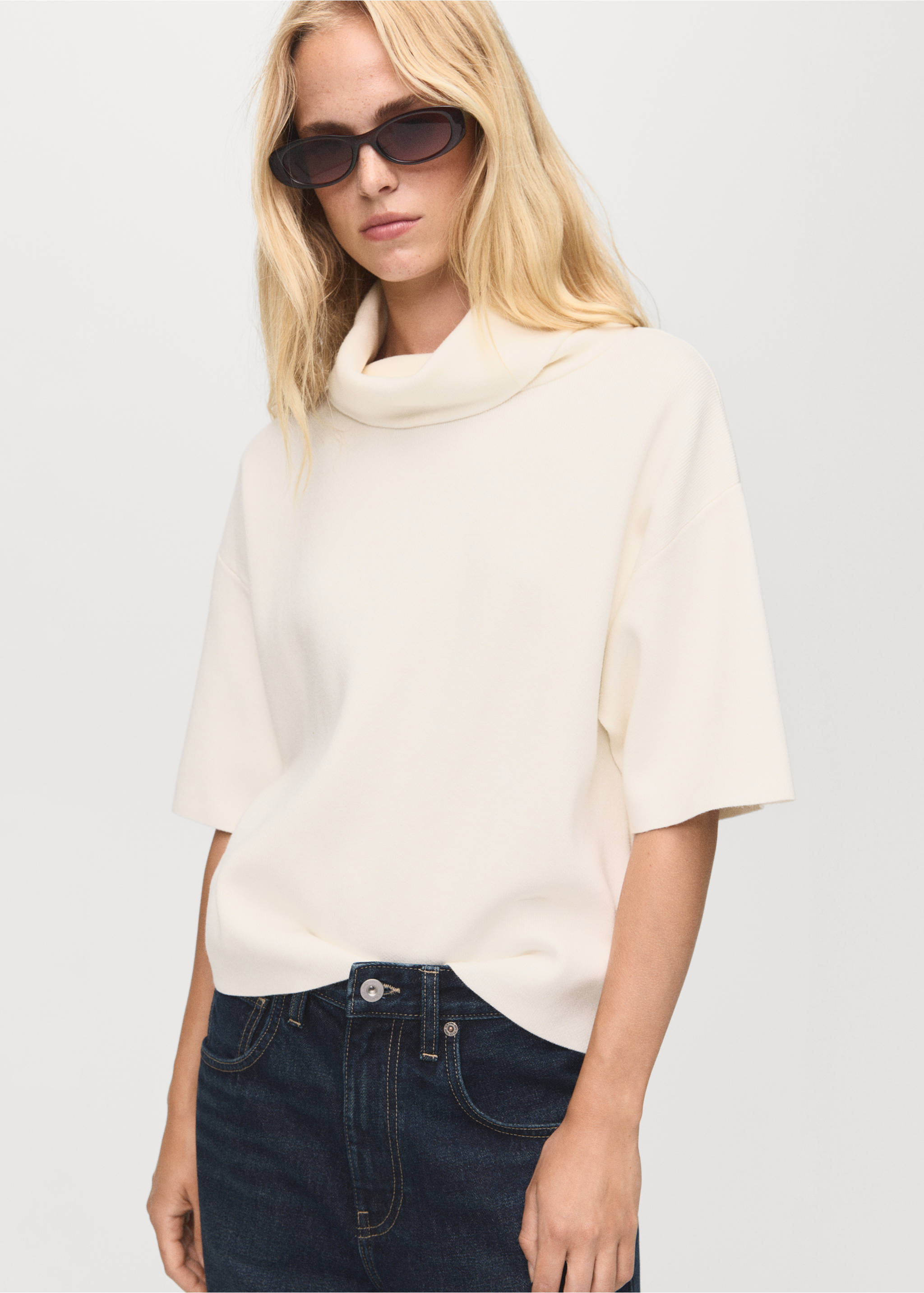 Short-sleeved turtleneck sweater - Medium plane, Ecru. Ref: 17005852-00.
