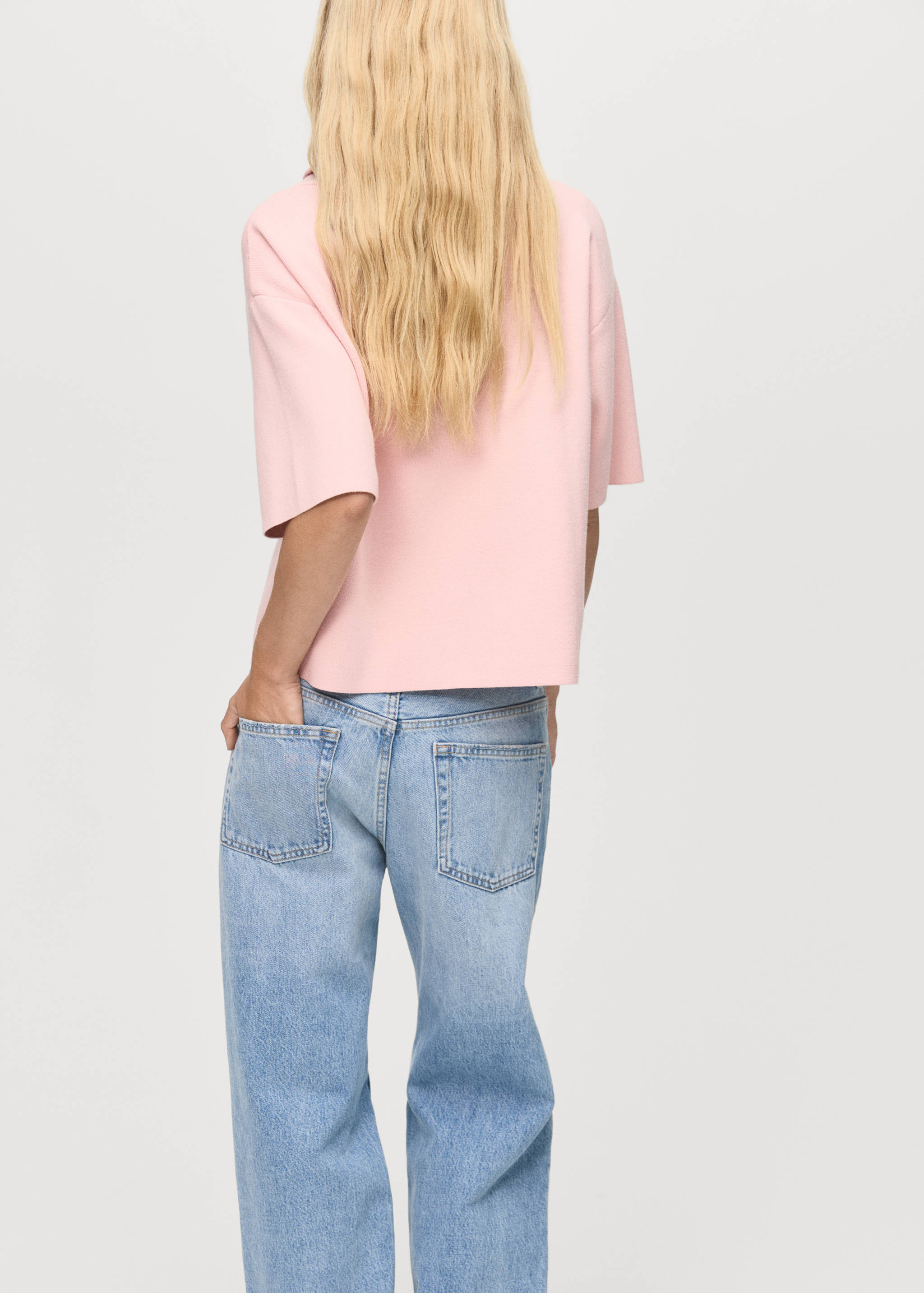 Short-sleeved turtleneck sweater - Reverse of the article