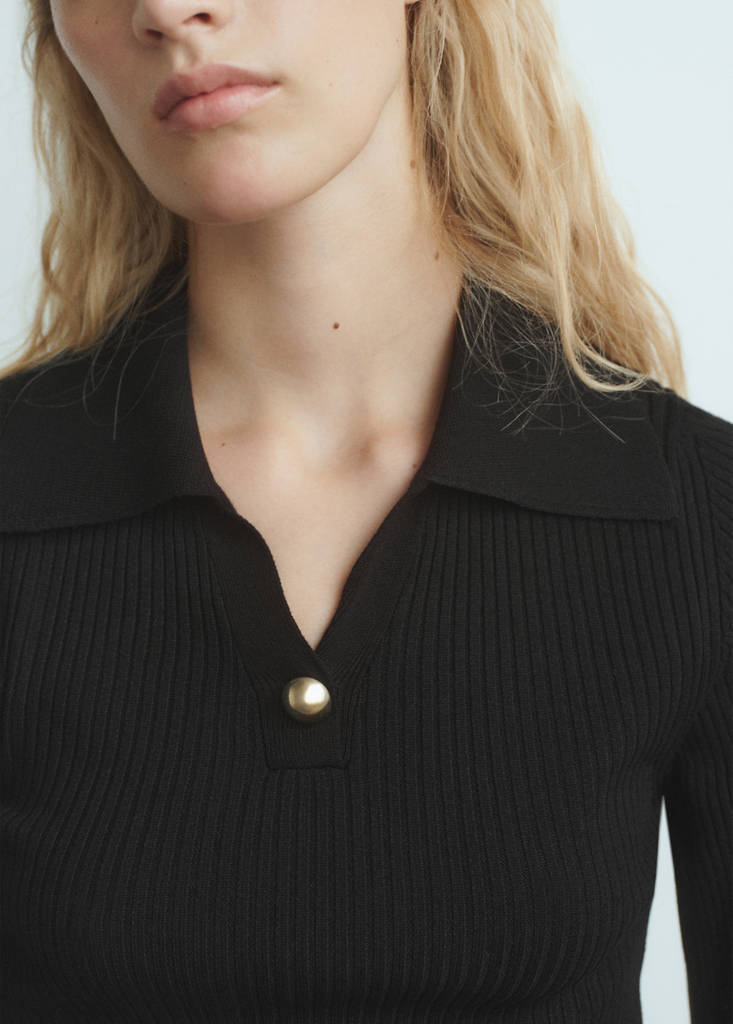 Ribbed sweater with jewel button — Black