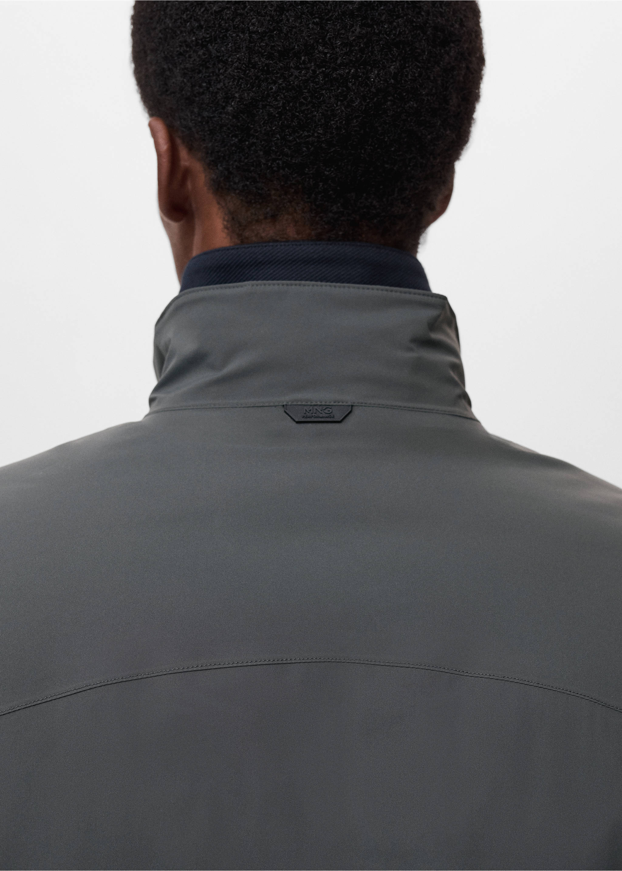 Chaqueta packable waterproof relleno Thermolite® - Detalle del artículo 6, Verde oscuro. Ref: 17005970-00.