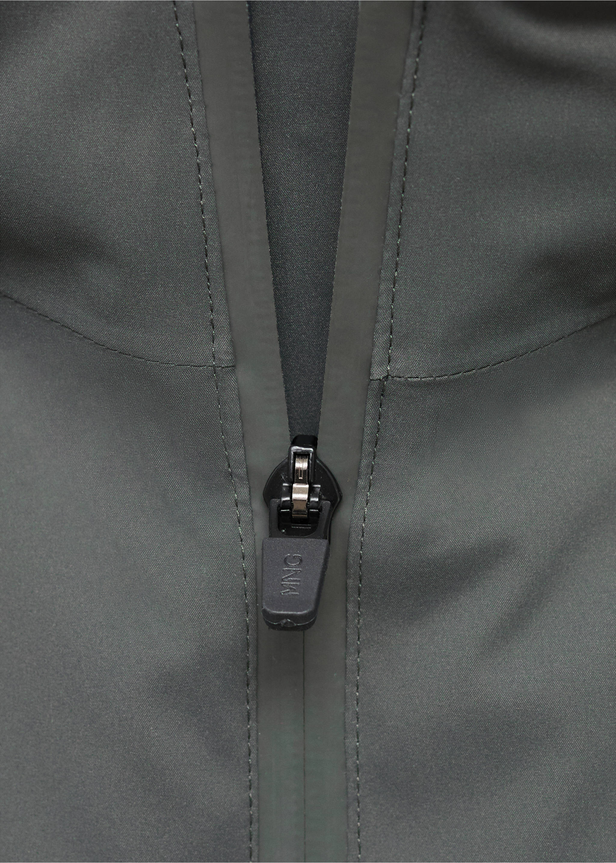 Chaqueta packable waterproof relleno Thermolite® - Detalle del artículo 8, Verde oscuro. Ref: 17005970-00.