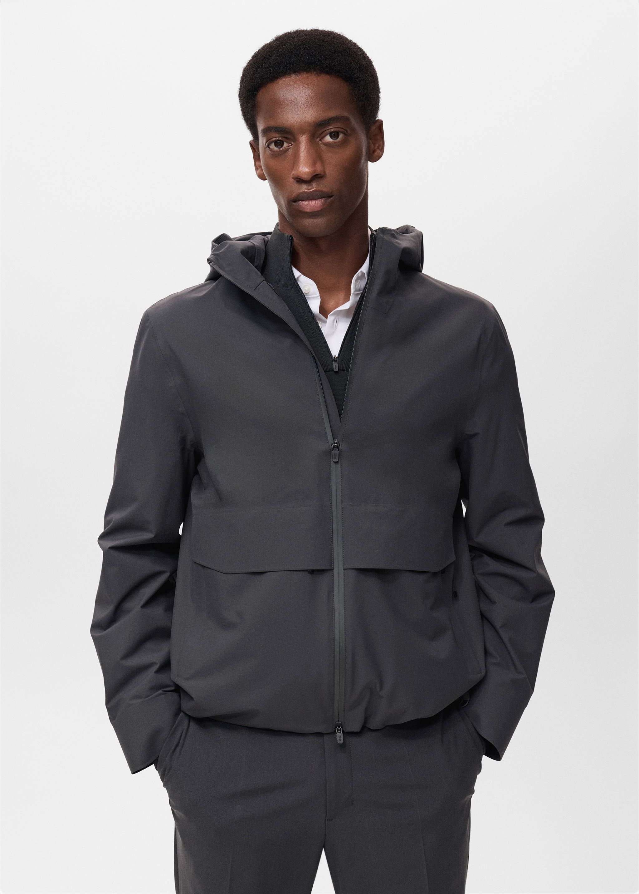 Wasserabweisende Kapuzenjacke - Mittlere Ansicht