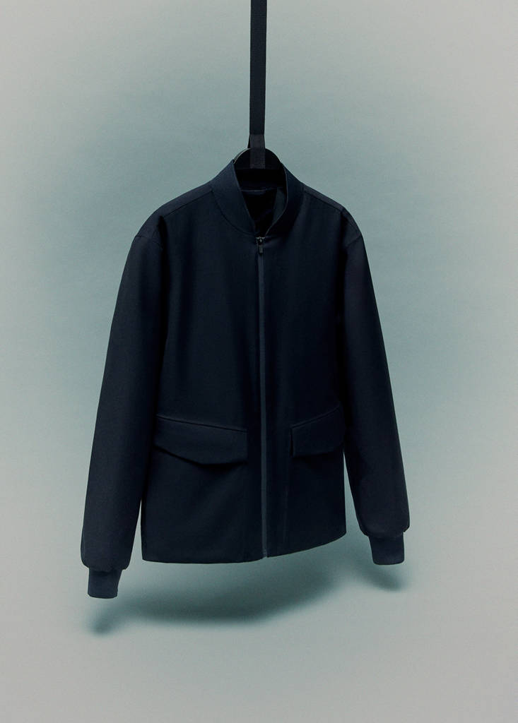 Packable water-repellent bomber jacket — Navy