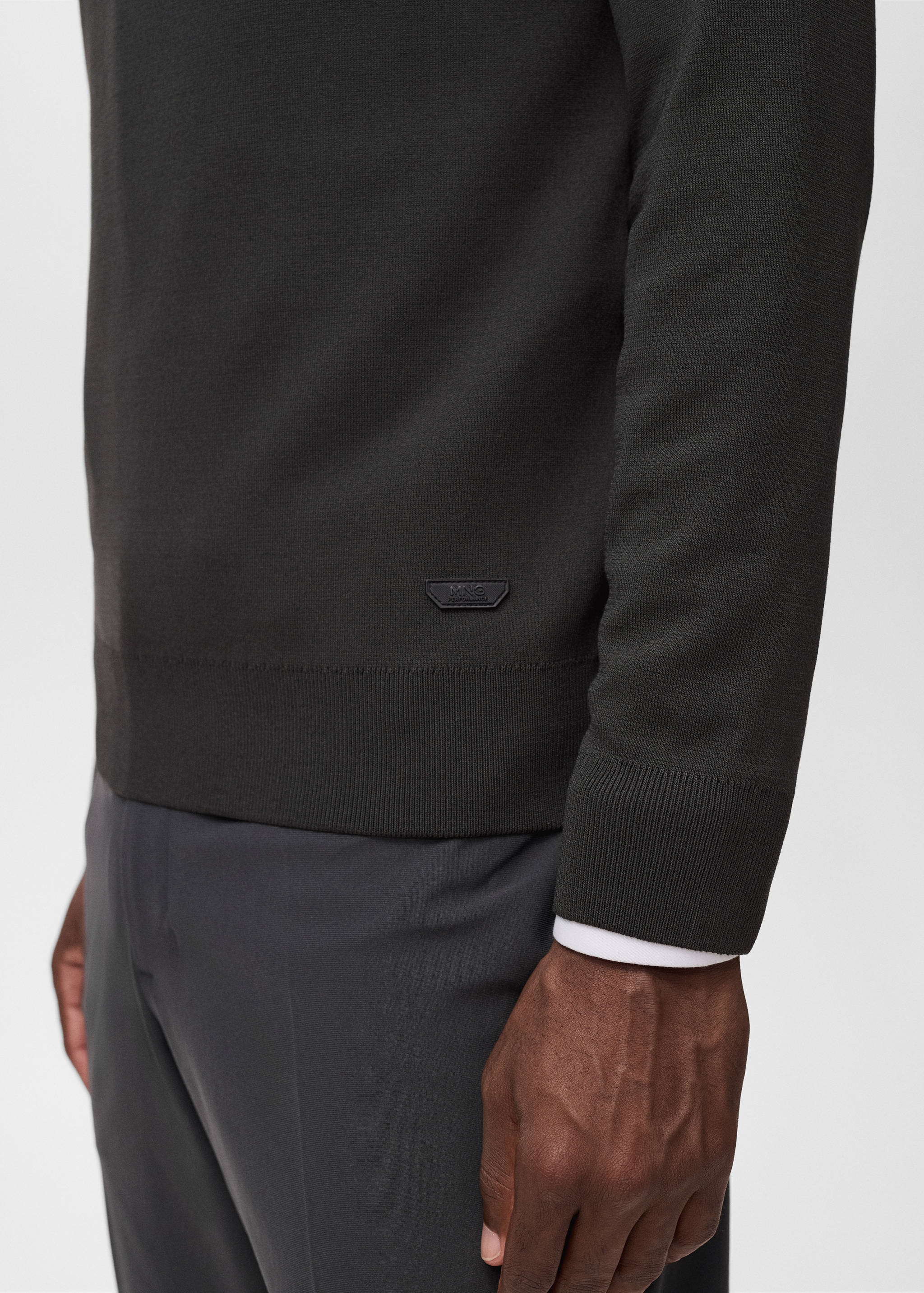 Pull-over respirant col zippé - Détail de l'article 6