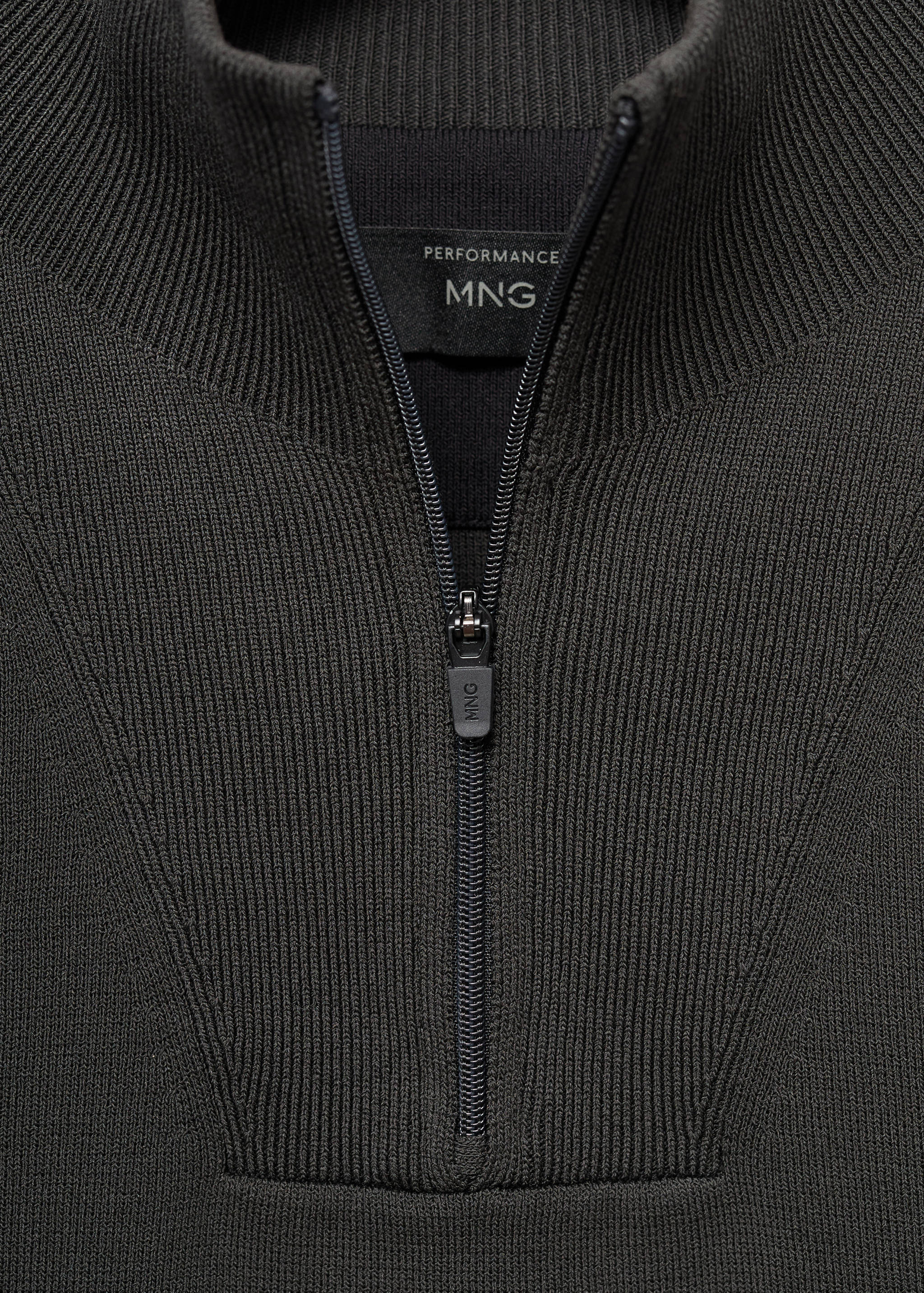 Pull-over respirant col zippé - Détail de l'article 8