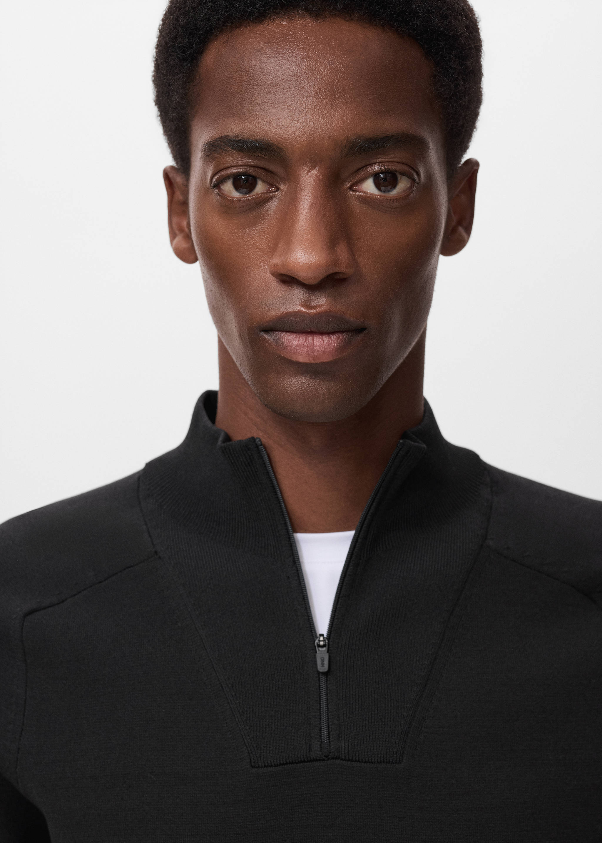 Pull-over respirant col zippé - Détail de l'article 1