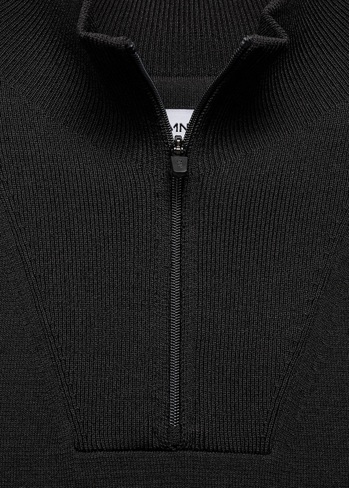 Breathable zip-neck sweater — Black