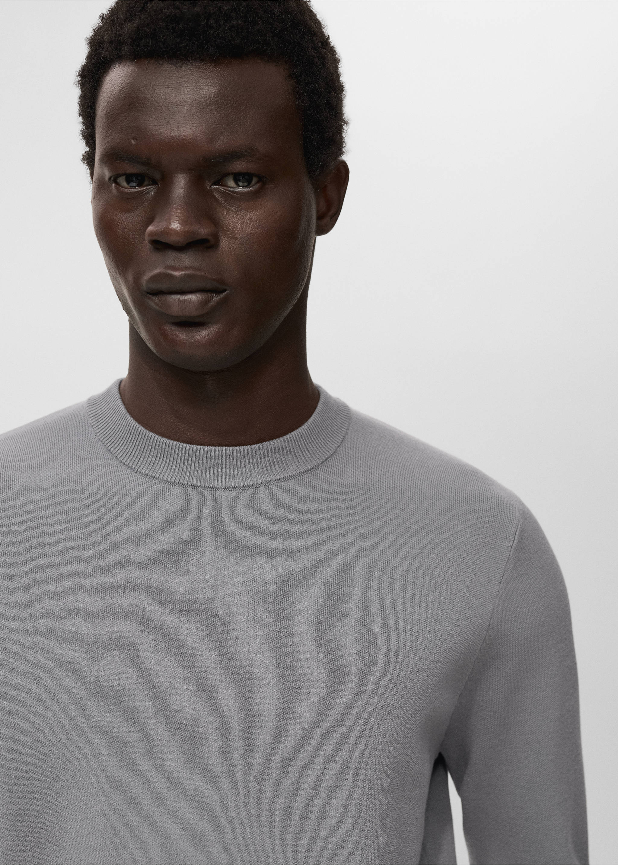 Medium-knit regular-fit sweater - Details of the article 1, Grey. Ref: 17005981-00.