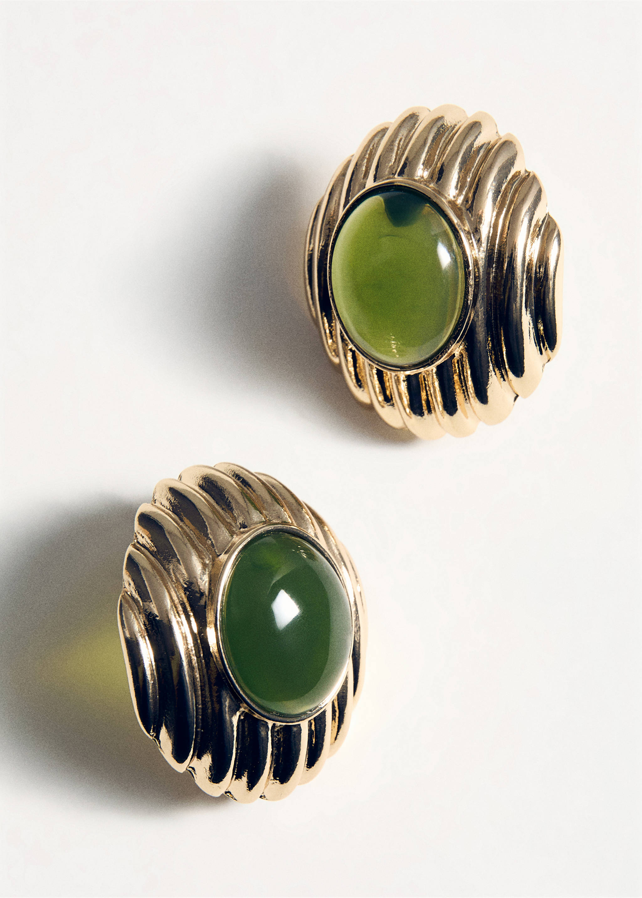 Combined resin stone earrings - Details of the article 5