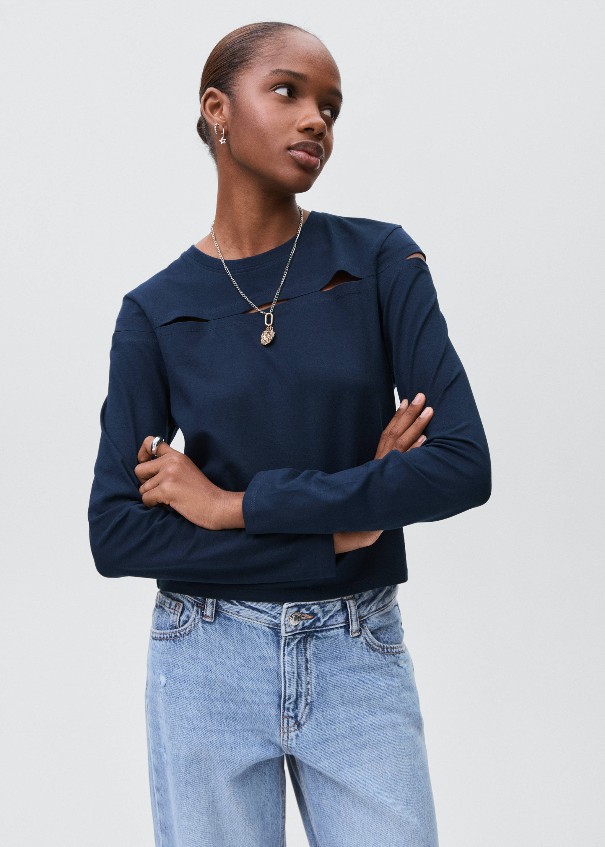 Cotton t-shirt with cut-out - Medium plane