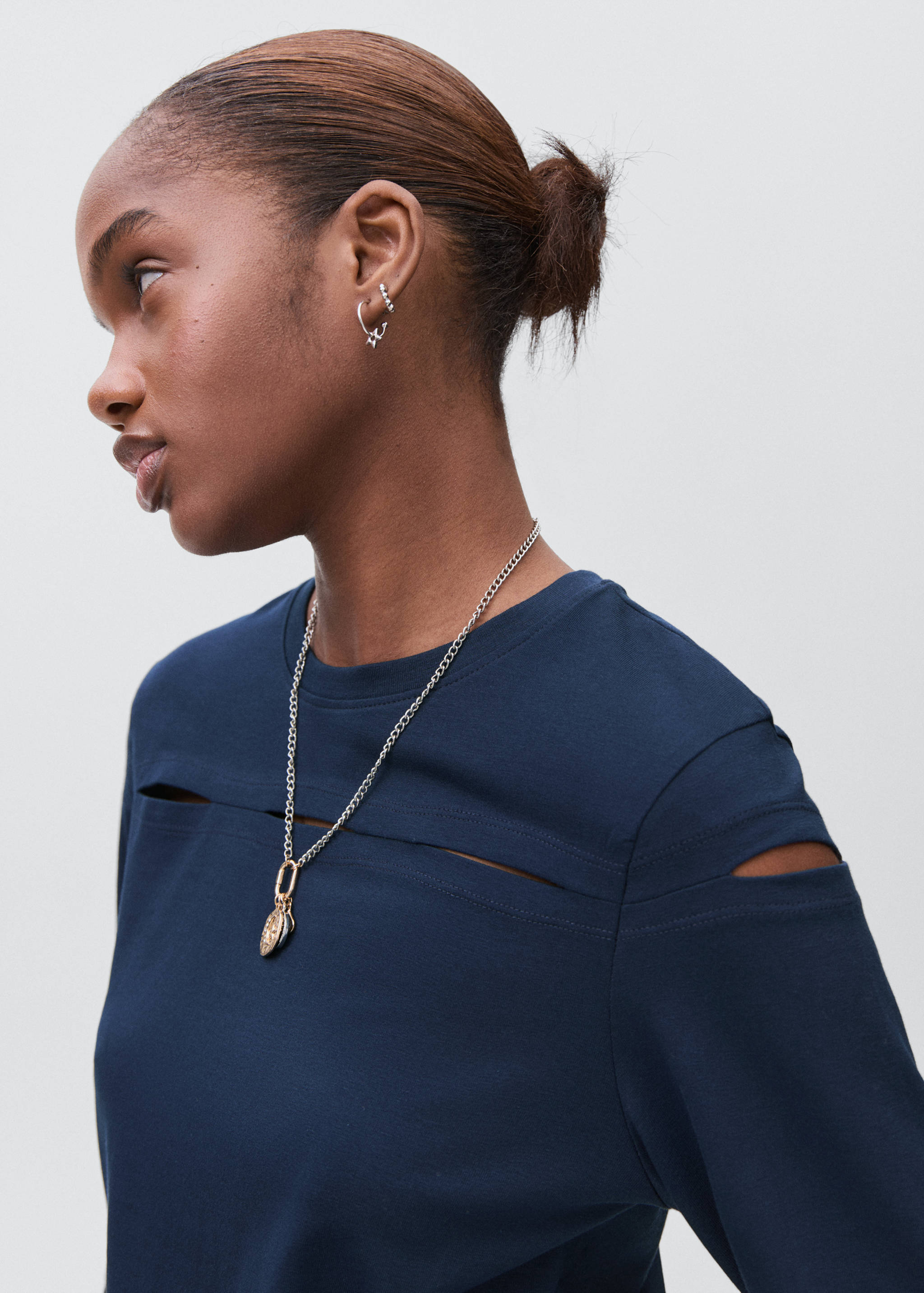 Cotton t-shirt with cut-out - Details of the article 1