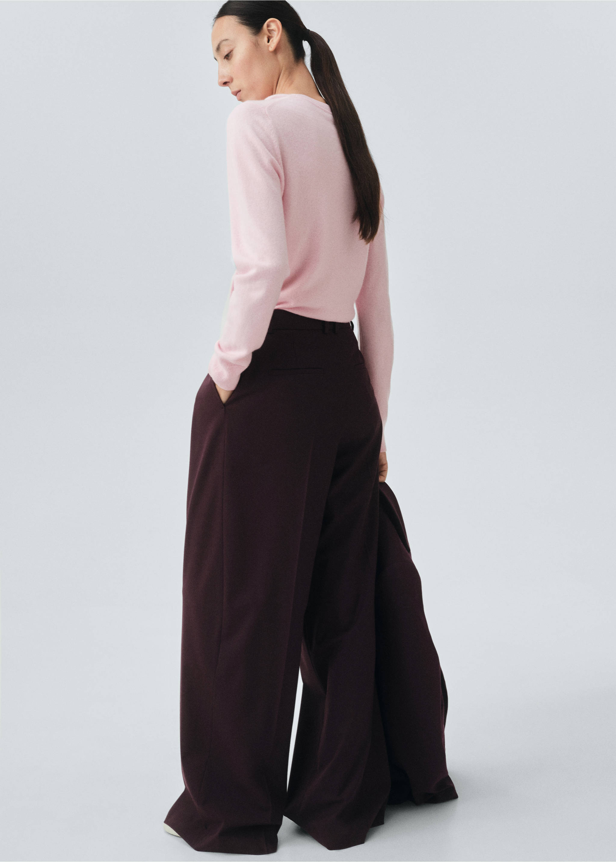 Straight wool suit trousers - Reverse of the article, Maroon. Ref: 17006368-00.