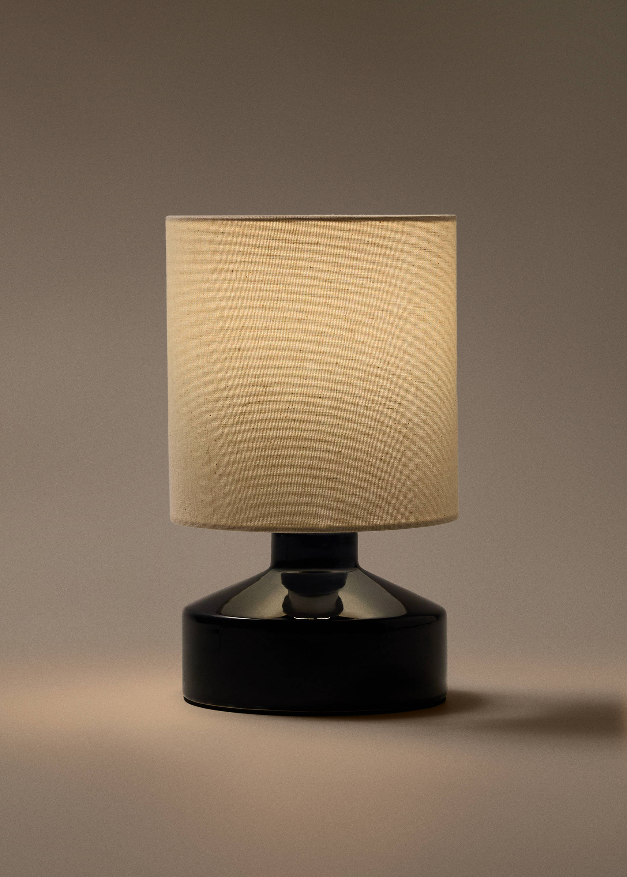 Lampa z ceramiczną bazą - Szczegóły artykułu 4