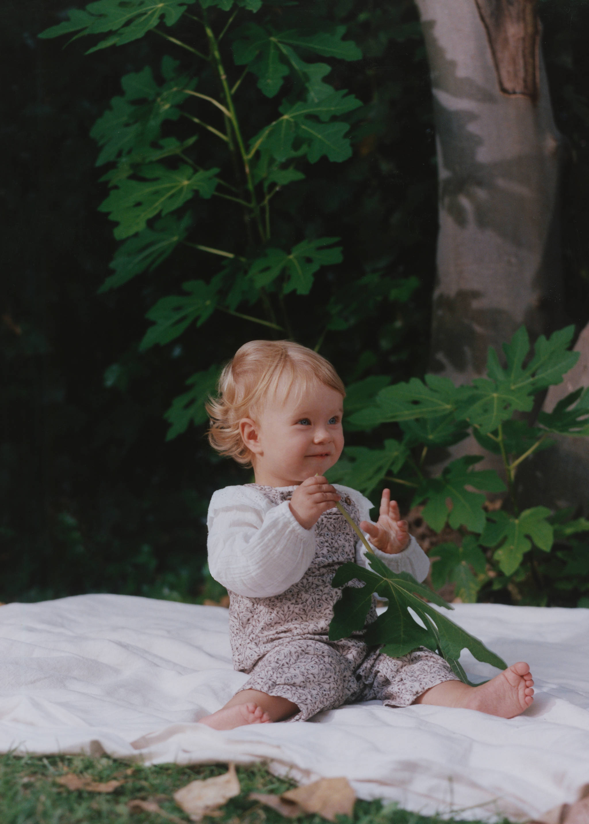 Corduroy floral dungarees - Details of the article 6