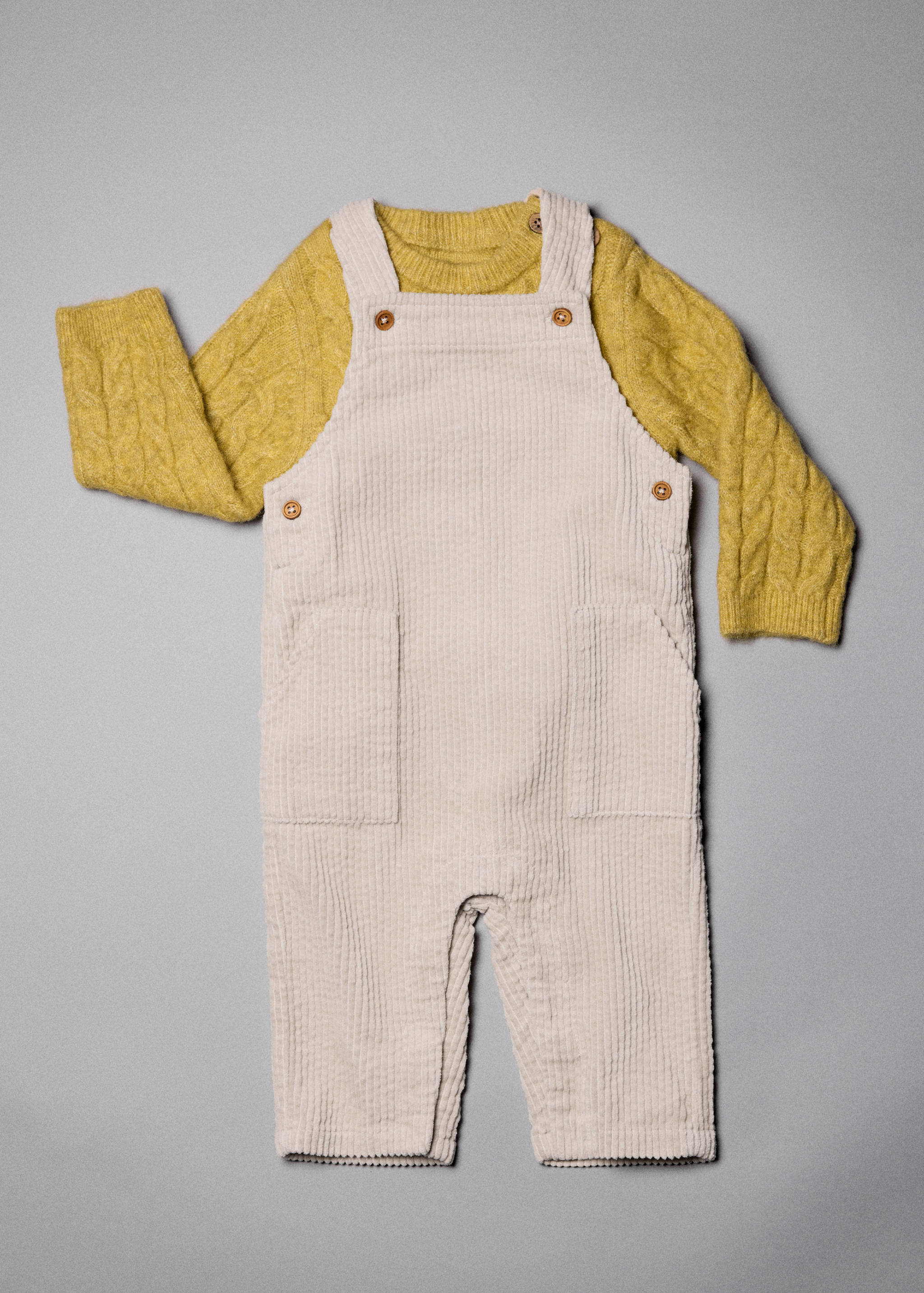 Long corduroy dungarees - Details of the article 5, Sand. Ref: 17006733-00.