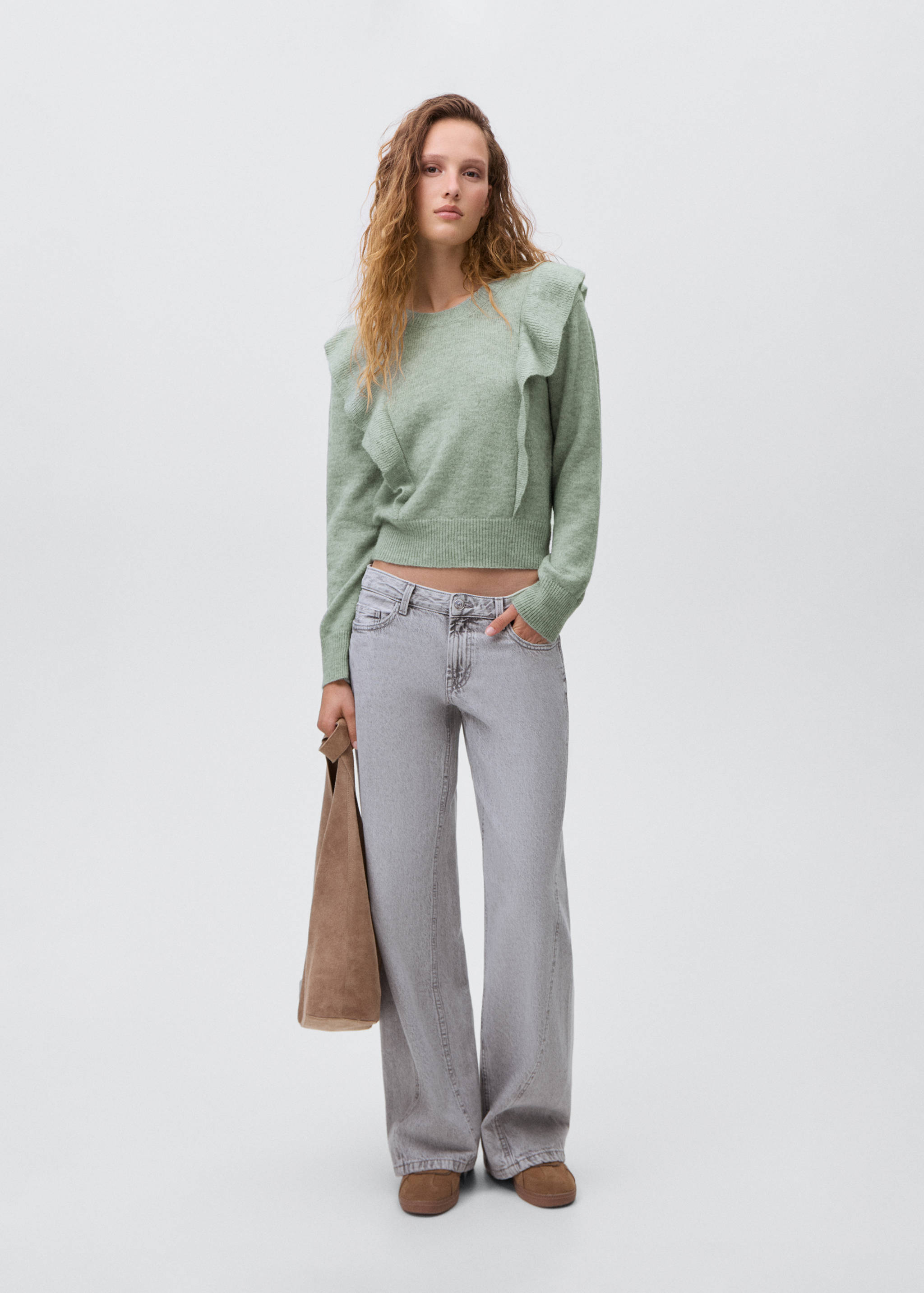 Трикотажный джемпер с воланами - Общий план