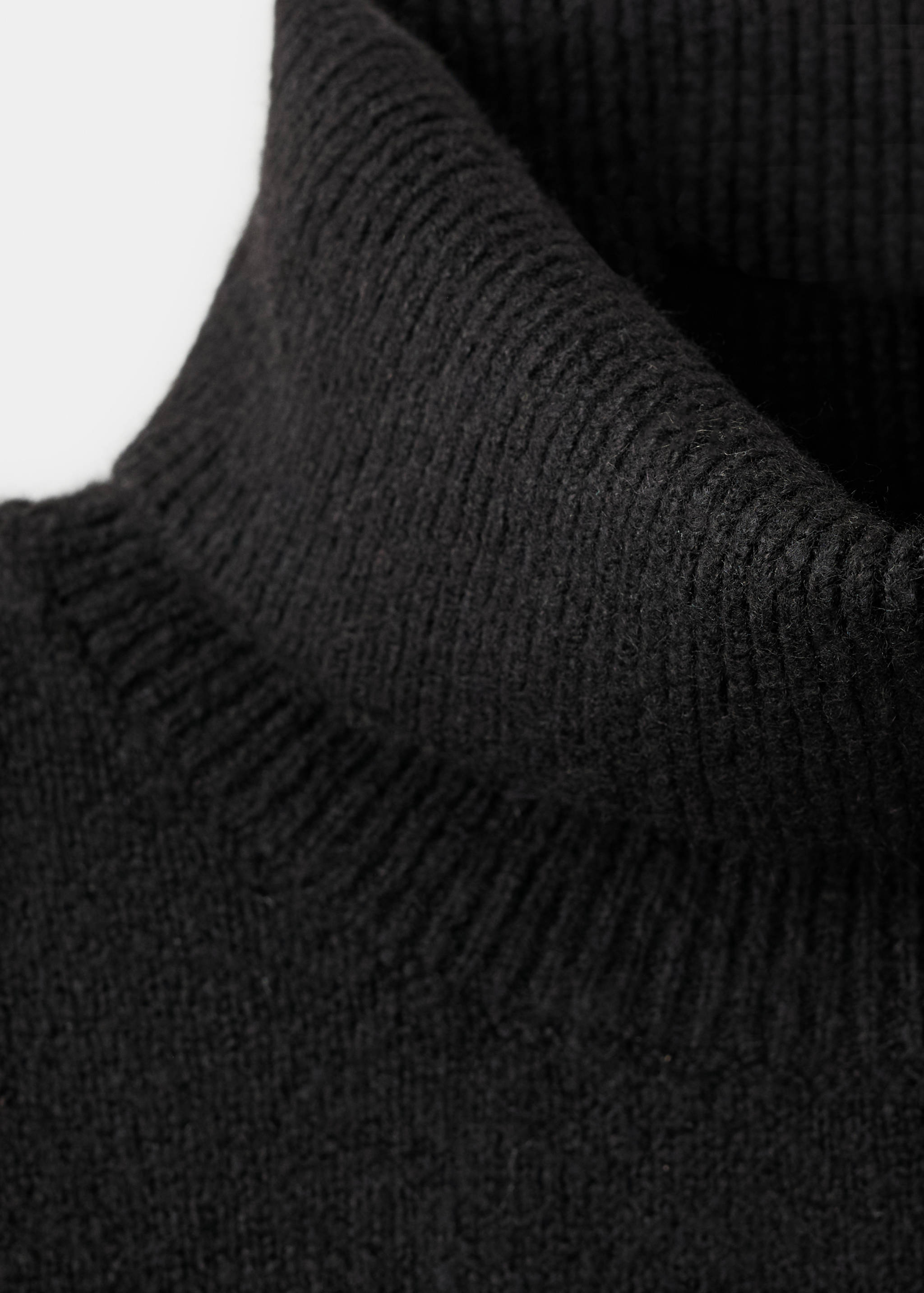Turtleneck knit sweater - Details of the article 8