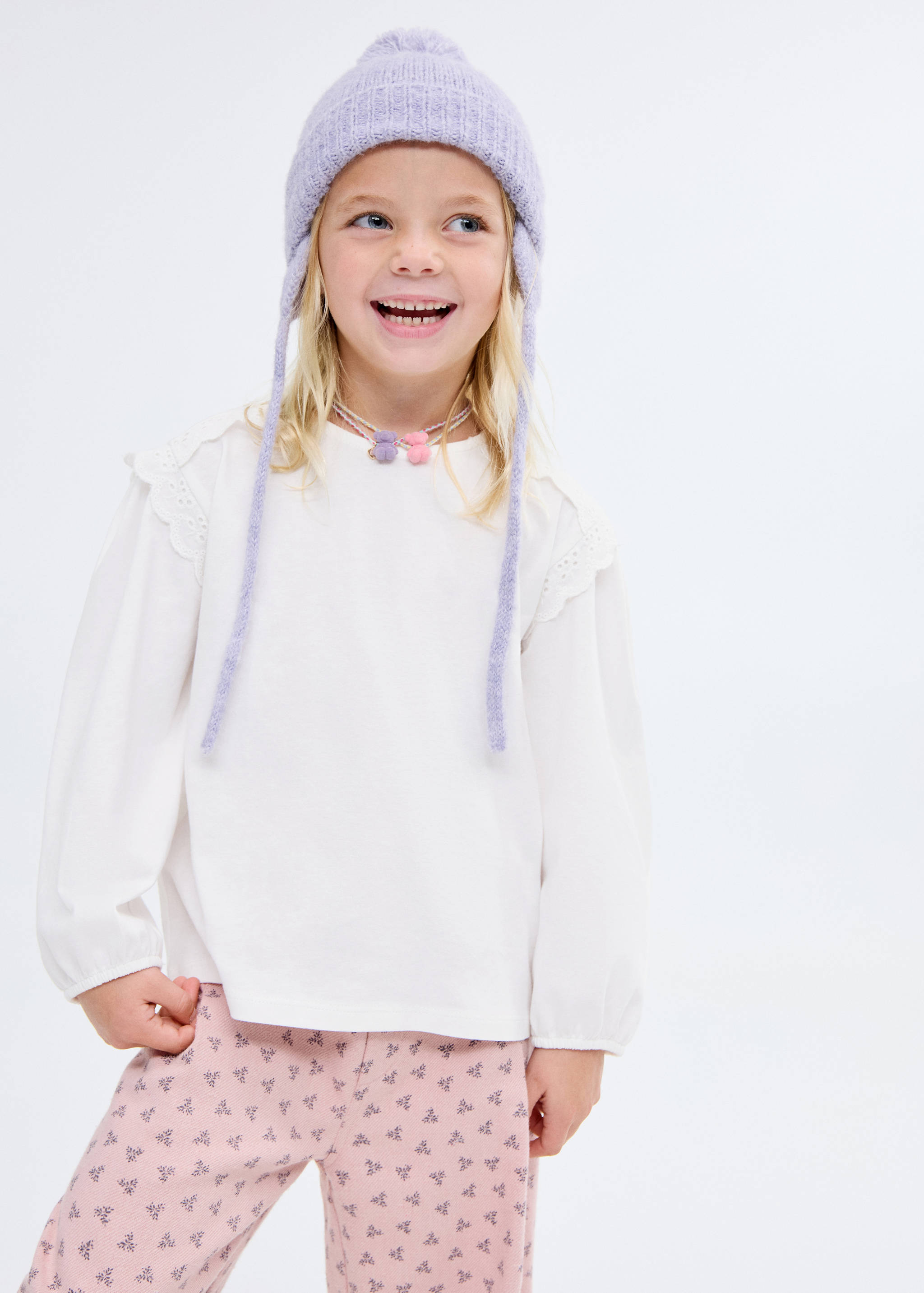 تي شيرت بتفصيل مخرم - رؤية وسط