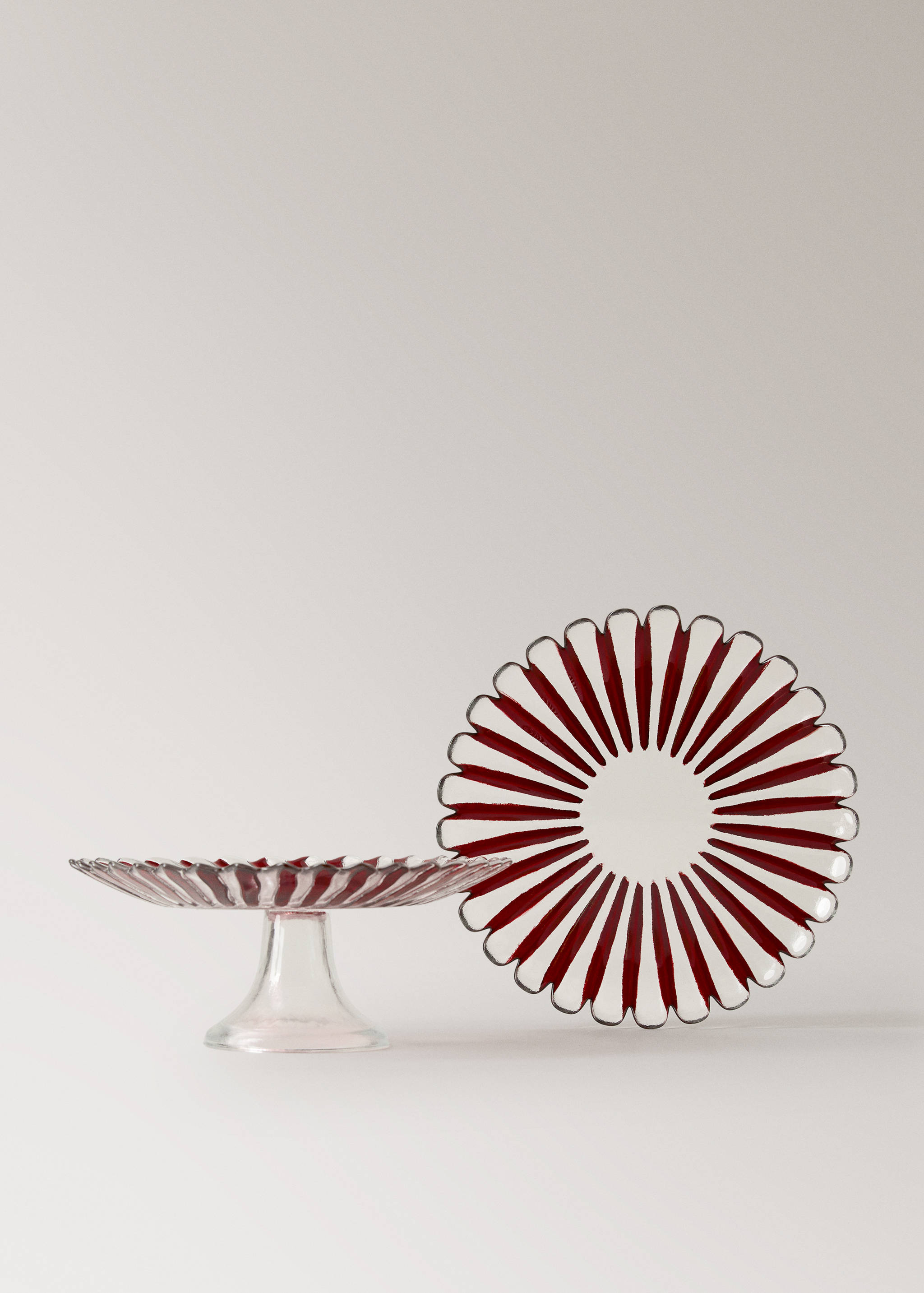 Glass dessert plate with spiral print - Details of the article 3