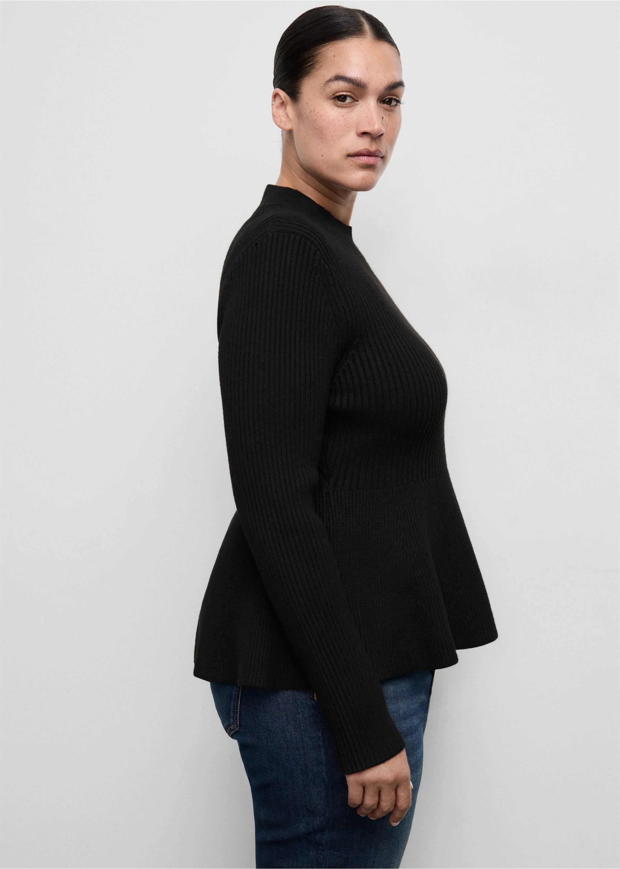 Ribbed peplum sweater - Details of the article 5, Black. Ref: 17007783-00.