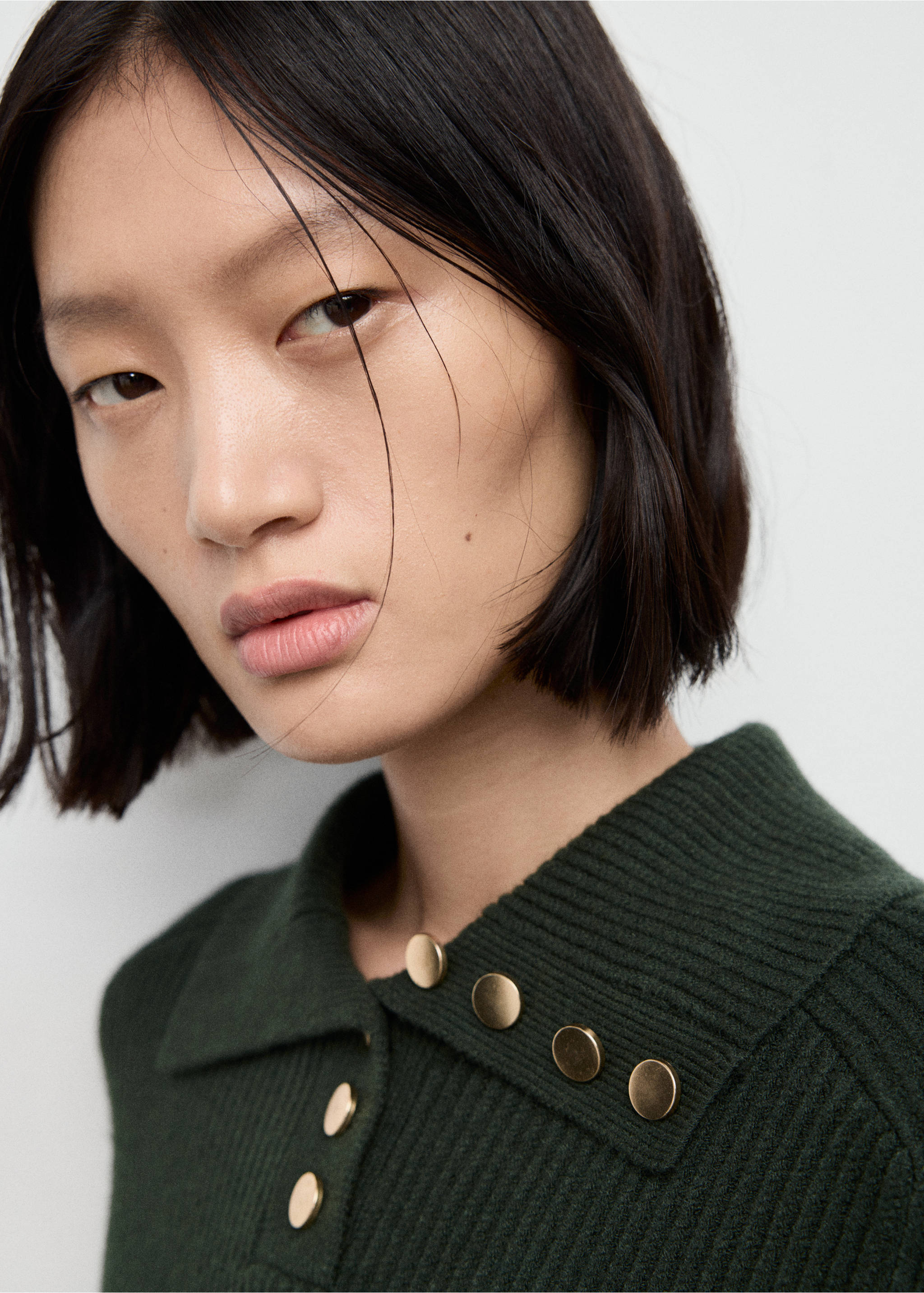 Ribbed polo-neck sweater with buttons - Details of the article 1, Dark Green. Ref: 17007786-00.