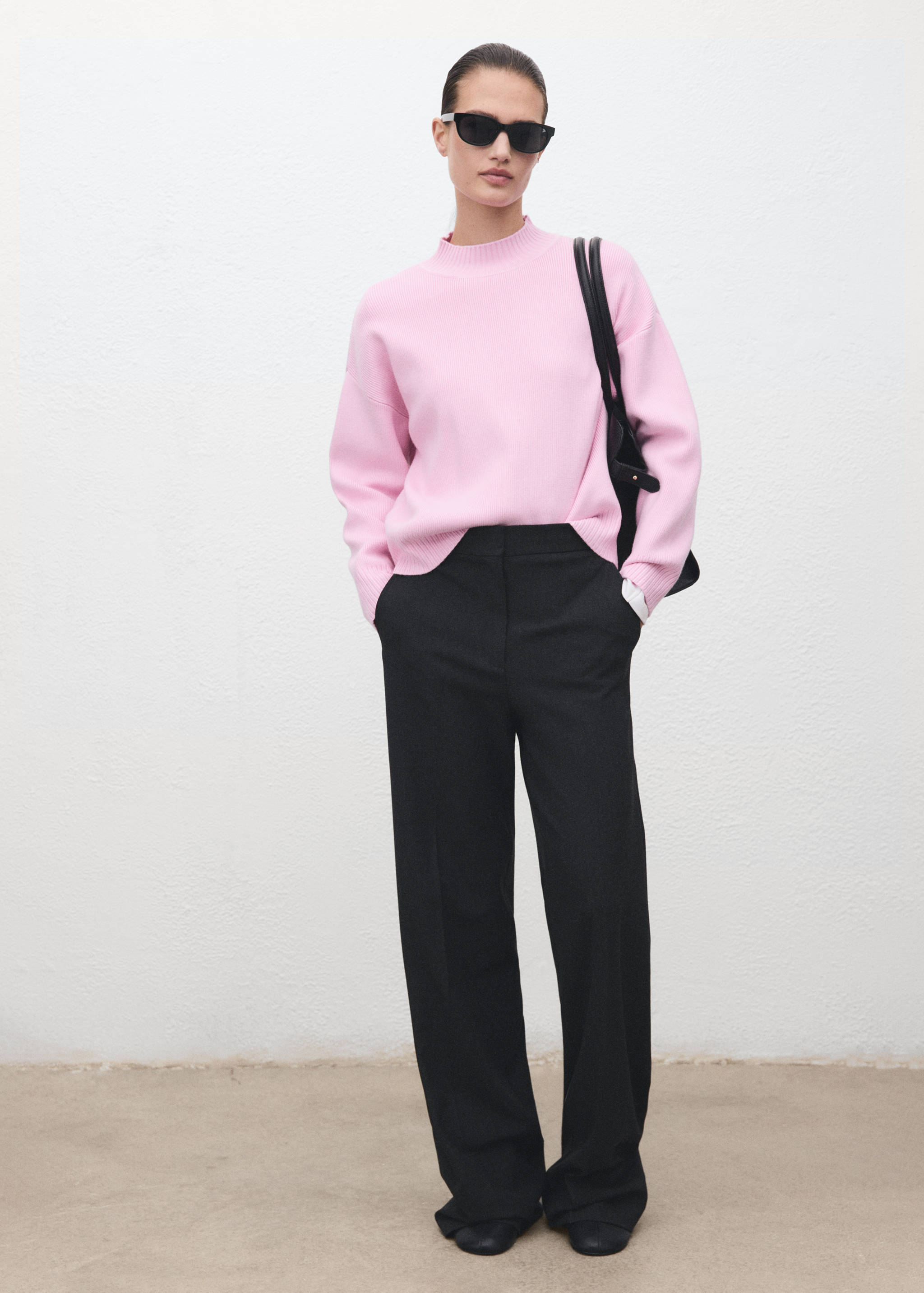 High collar sweater - General plane