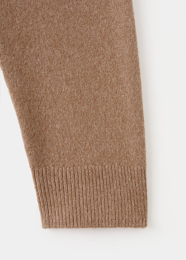 Round-neck knitted sweater — Medium Brown