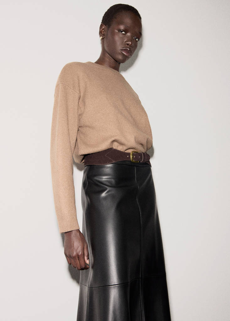 Round-neck knitted sweater — Medium Brown