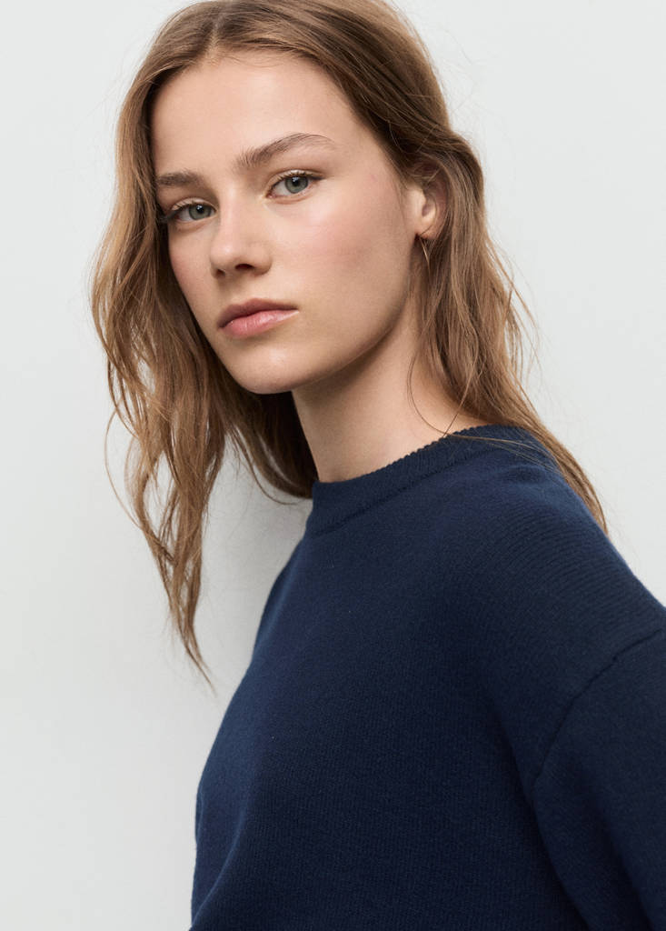 Round-neck knitted sweater — Dark Navy