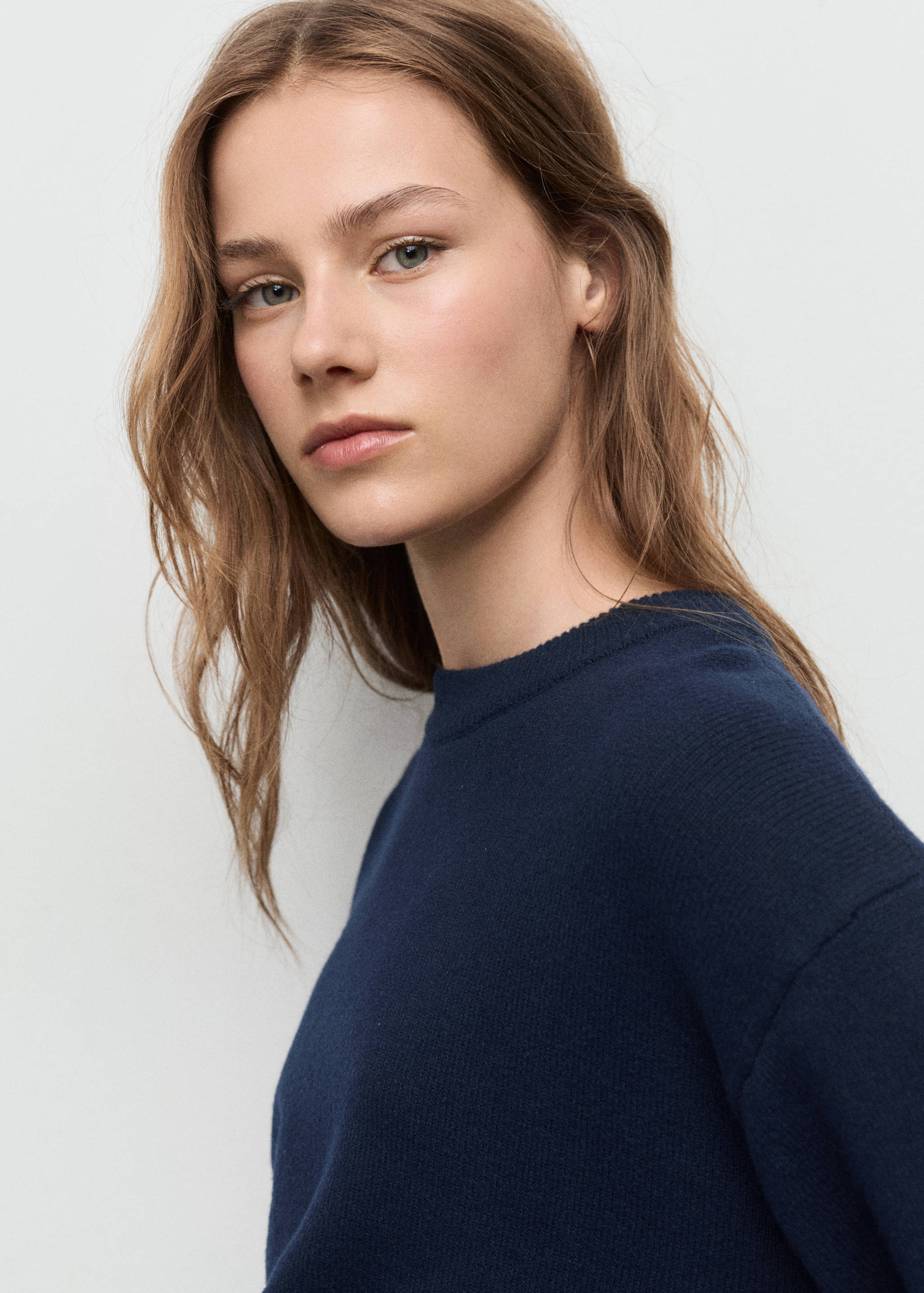 Round-neck knitted sweater - Details of the article 1