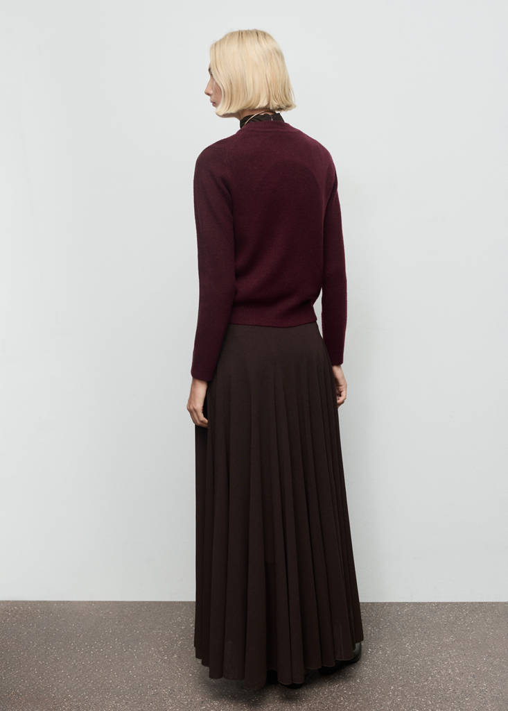 Medium-knit sweater — Maroon
