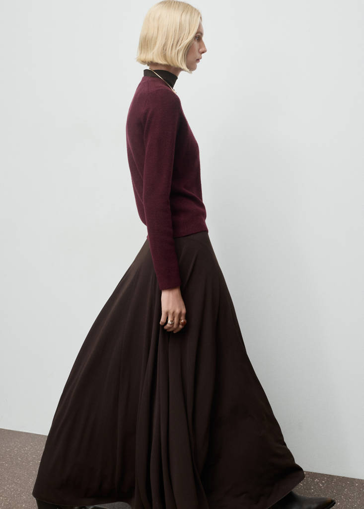 Medium-knit sweater — Maroon