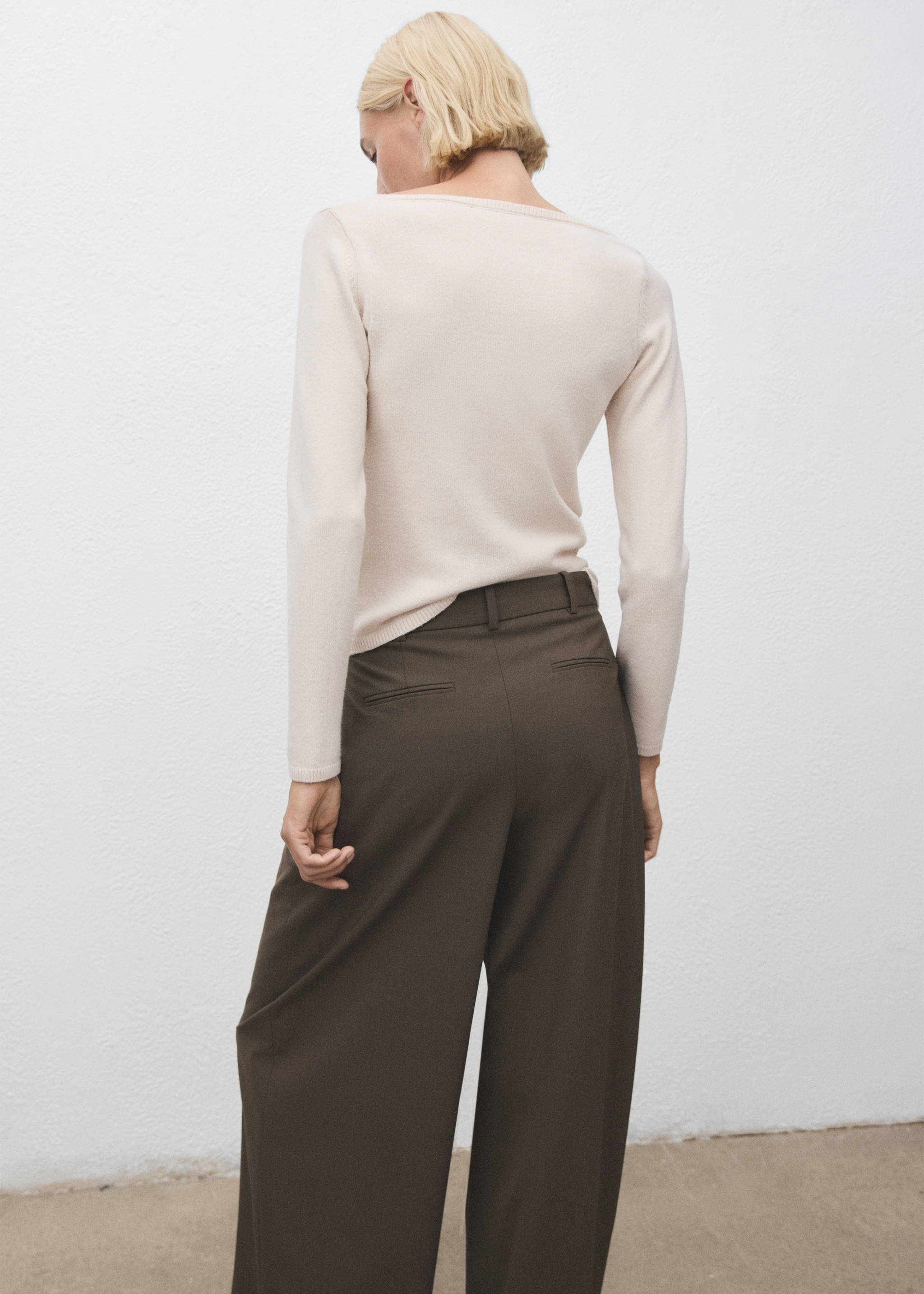 Boat neck sweater - Reverse of the article