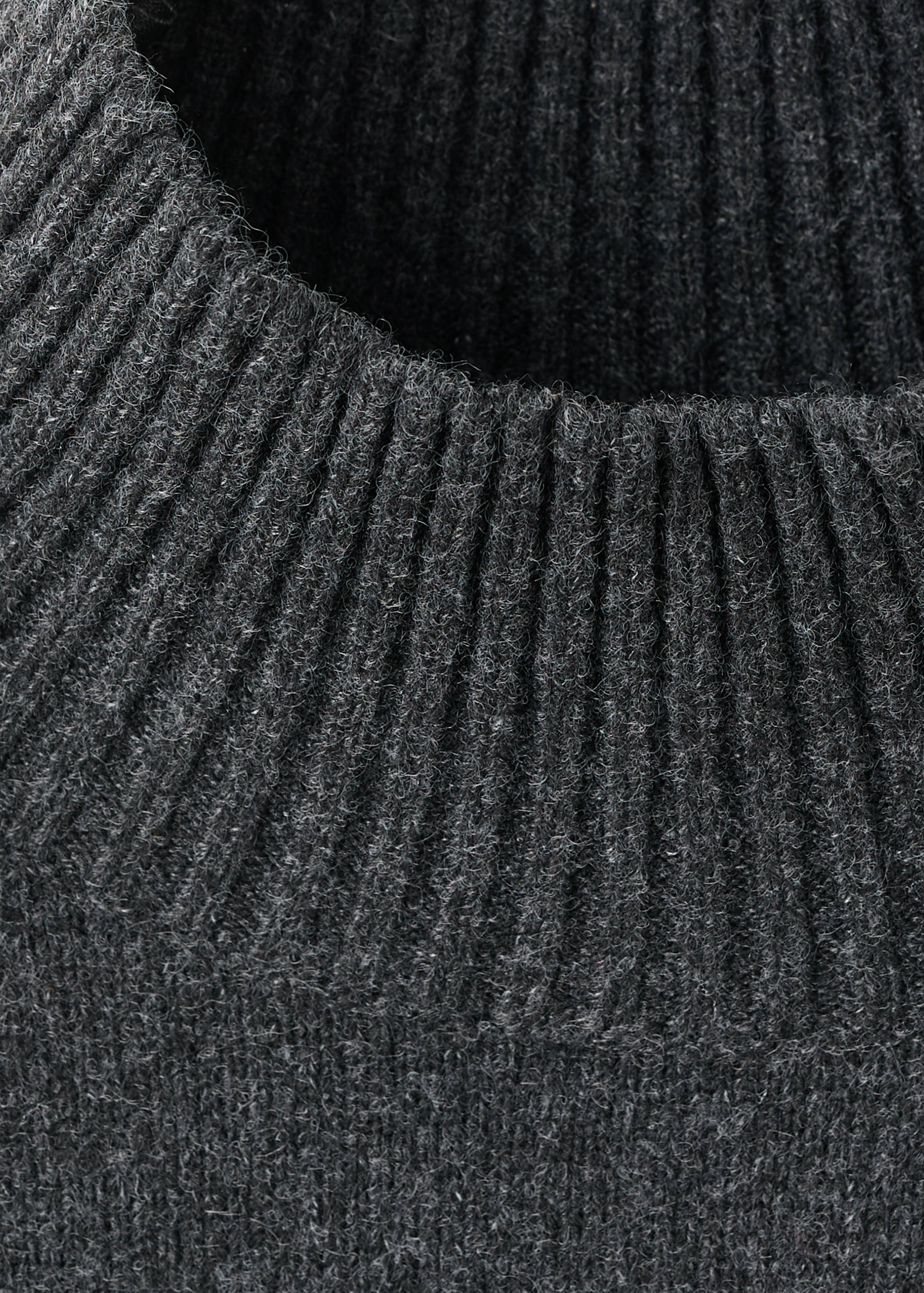 Ribbed turtleneck sweater - Details of the article 8