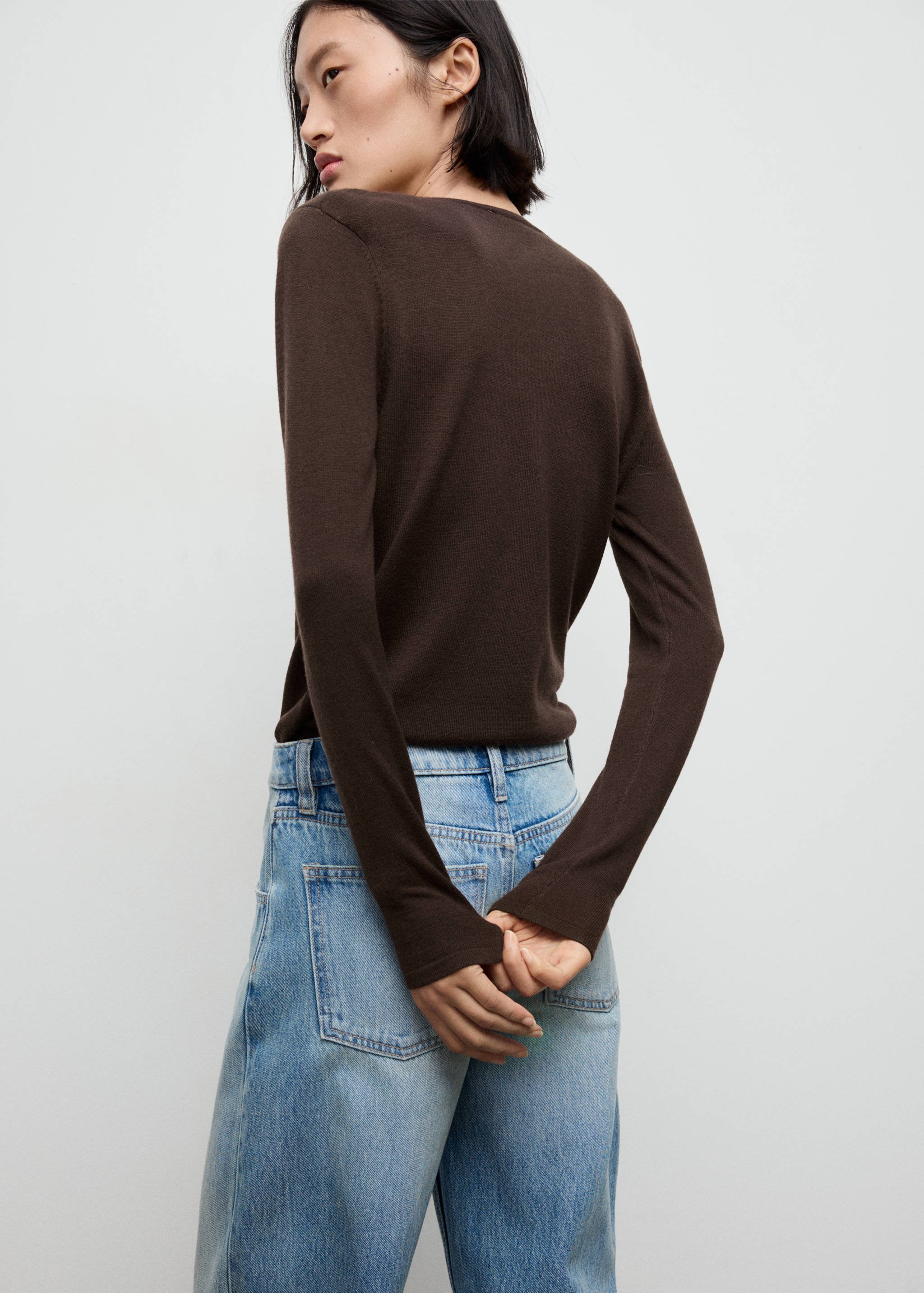 Draped-neck sweater - Reverse of the article