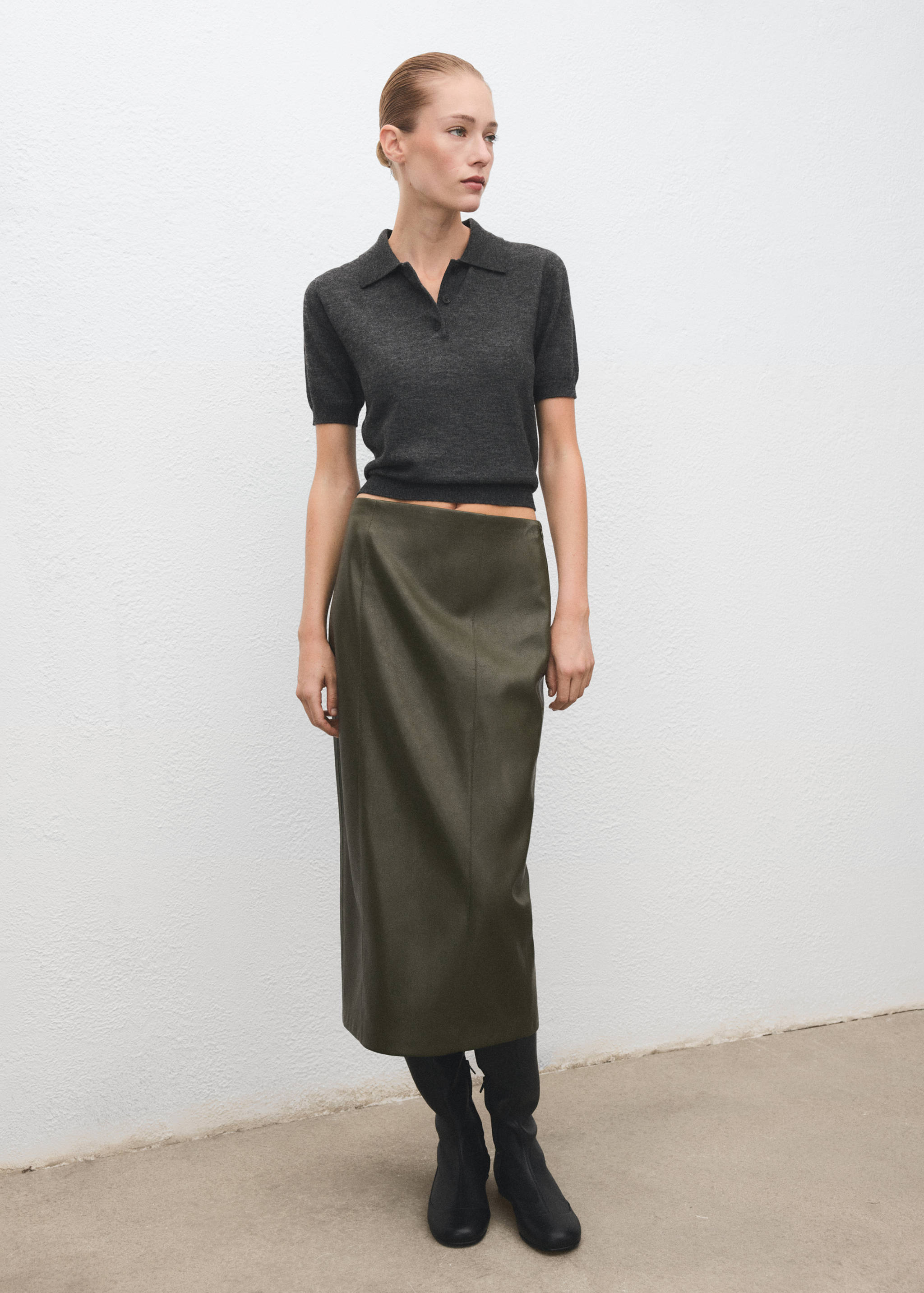 Polo neck sweater - General plane