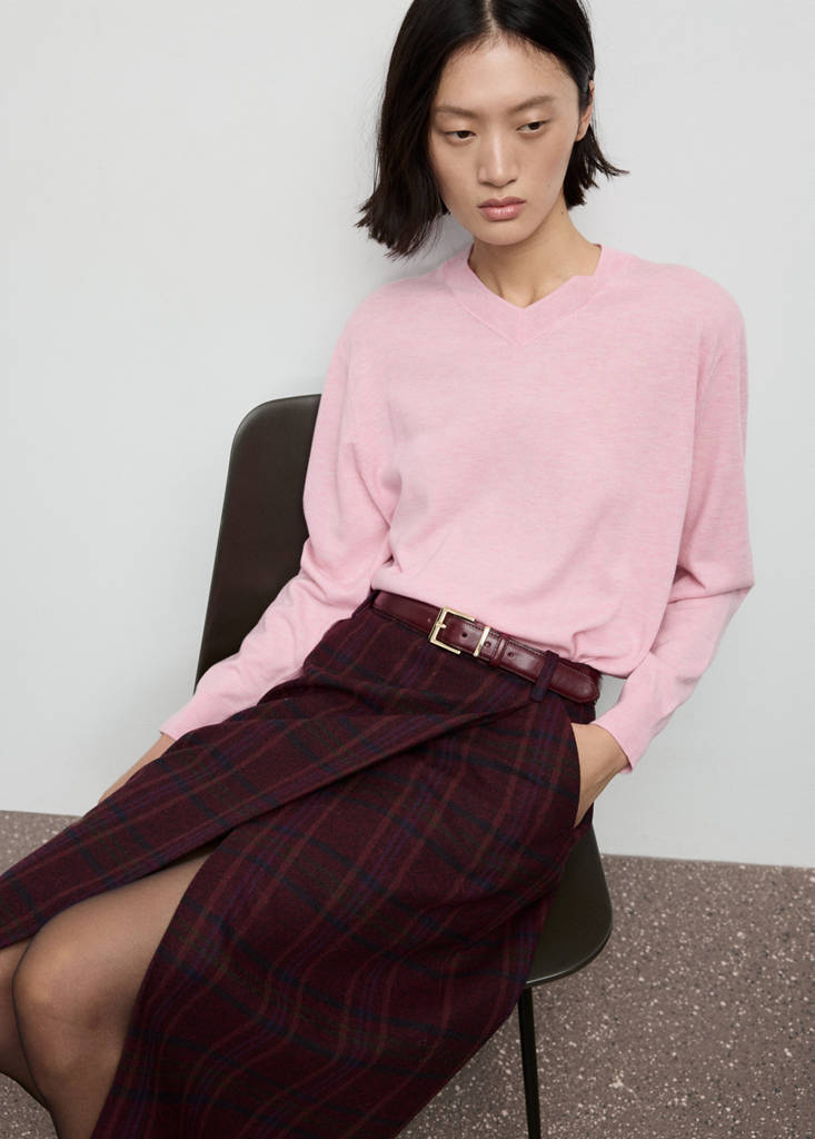 V-neck knit sweater — Pink