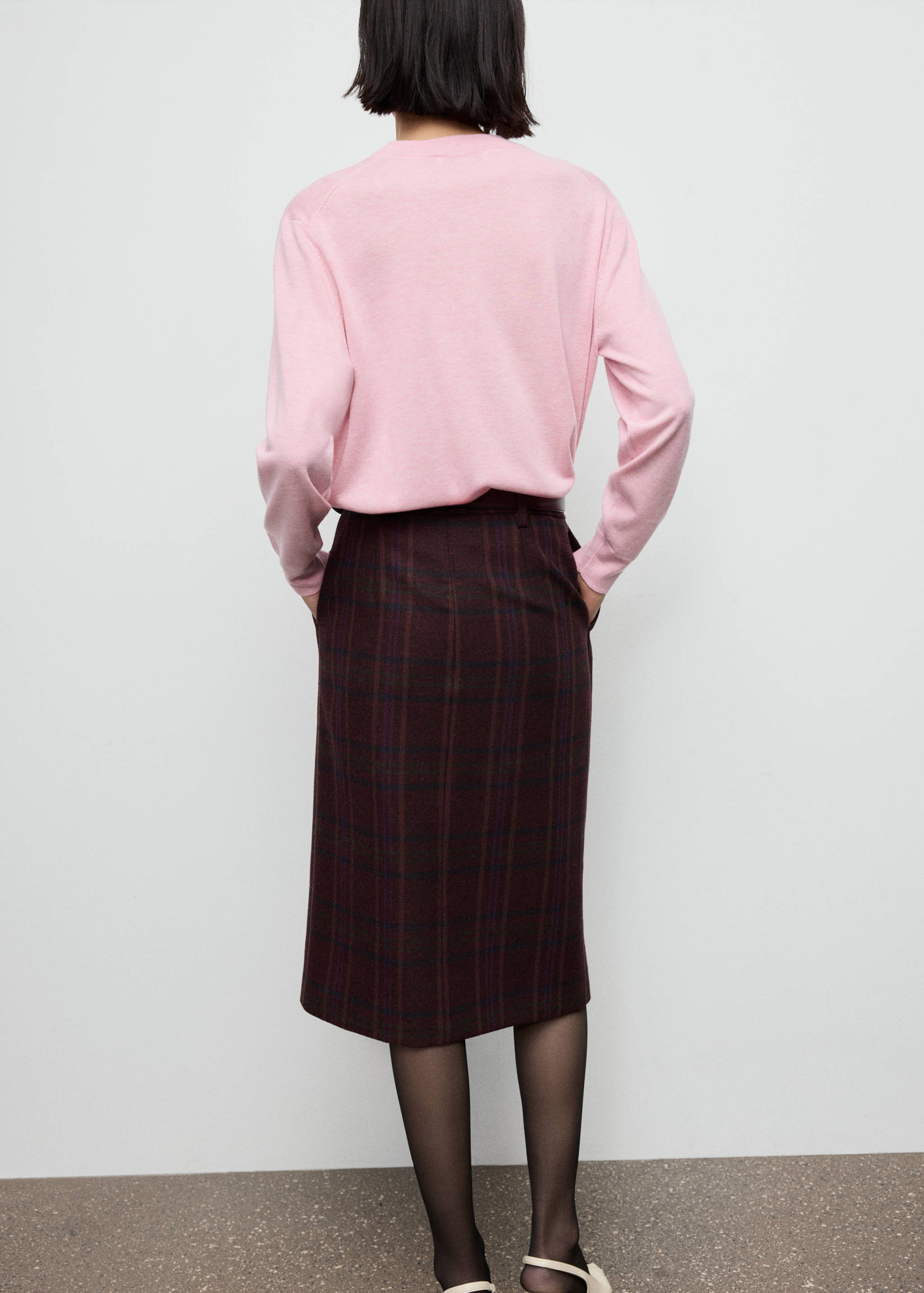 V-neck knit sweater - Reverse of the article