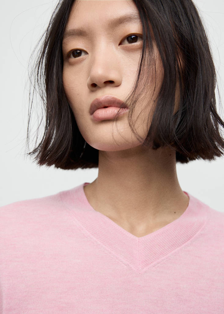V-neck knit sweater — Pink