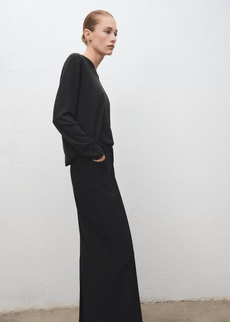 V-neck knit sweater — Charcoal