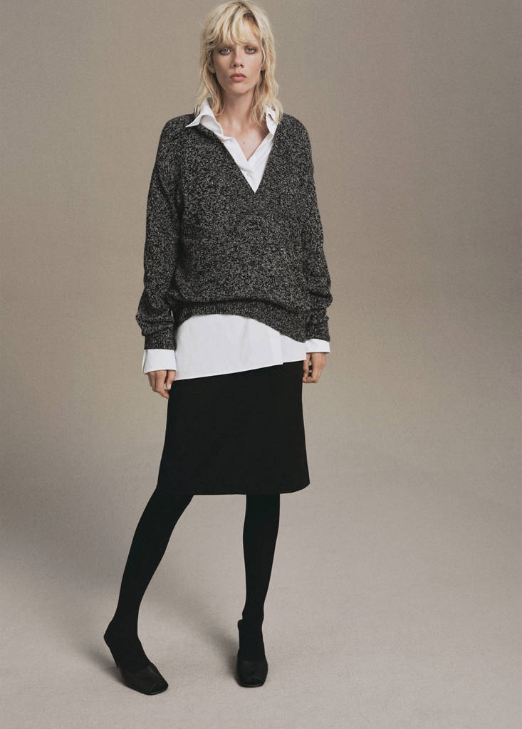 Speckled V-neck sweater — Black